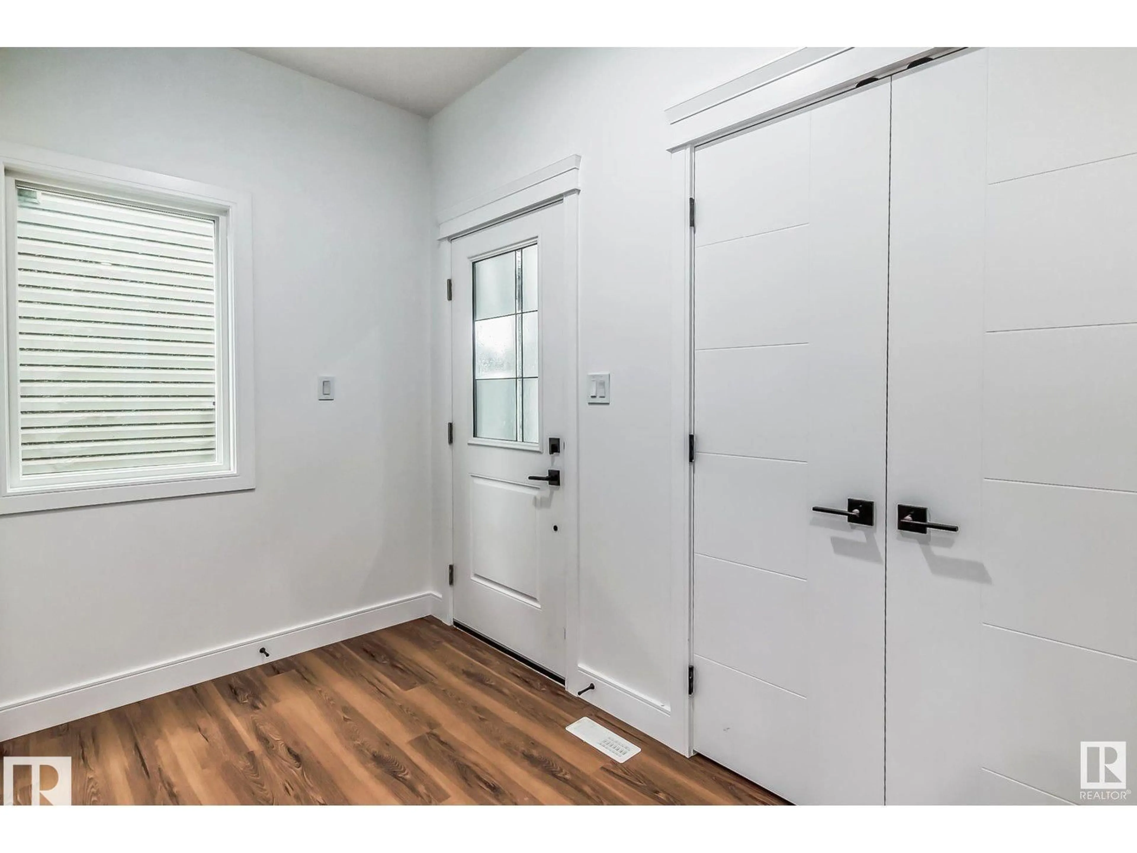 Indoor entryway for NW - 1703 152 AV, Edmonton Alberta T5Y2R7