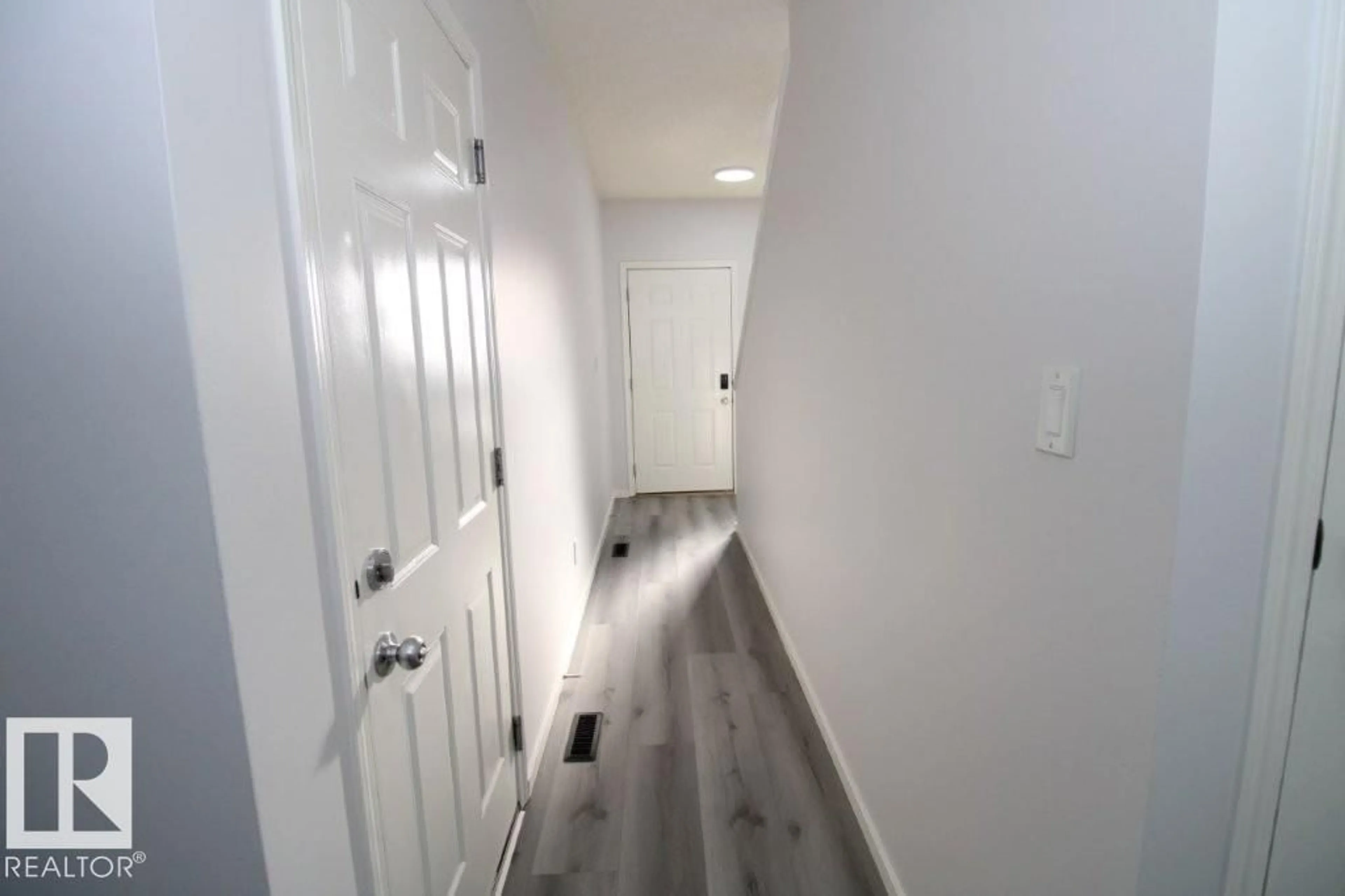 Unknown for #7 - 451 HYNDMAN CR, Edmonton Alberta T5A5J3