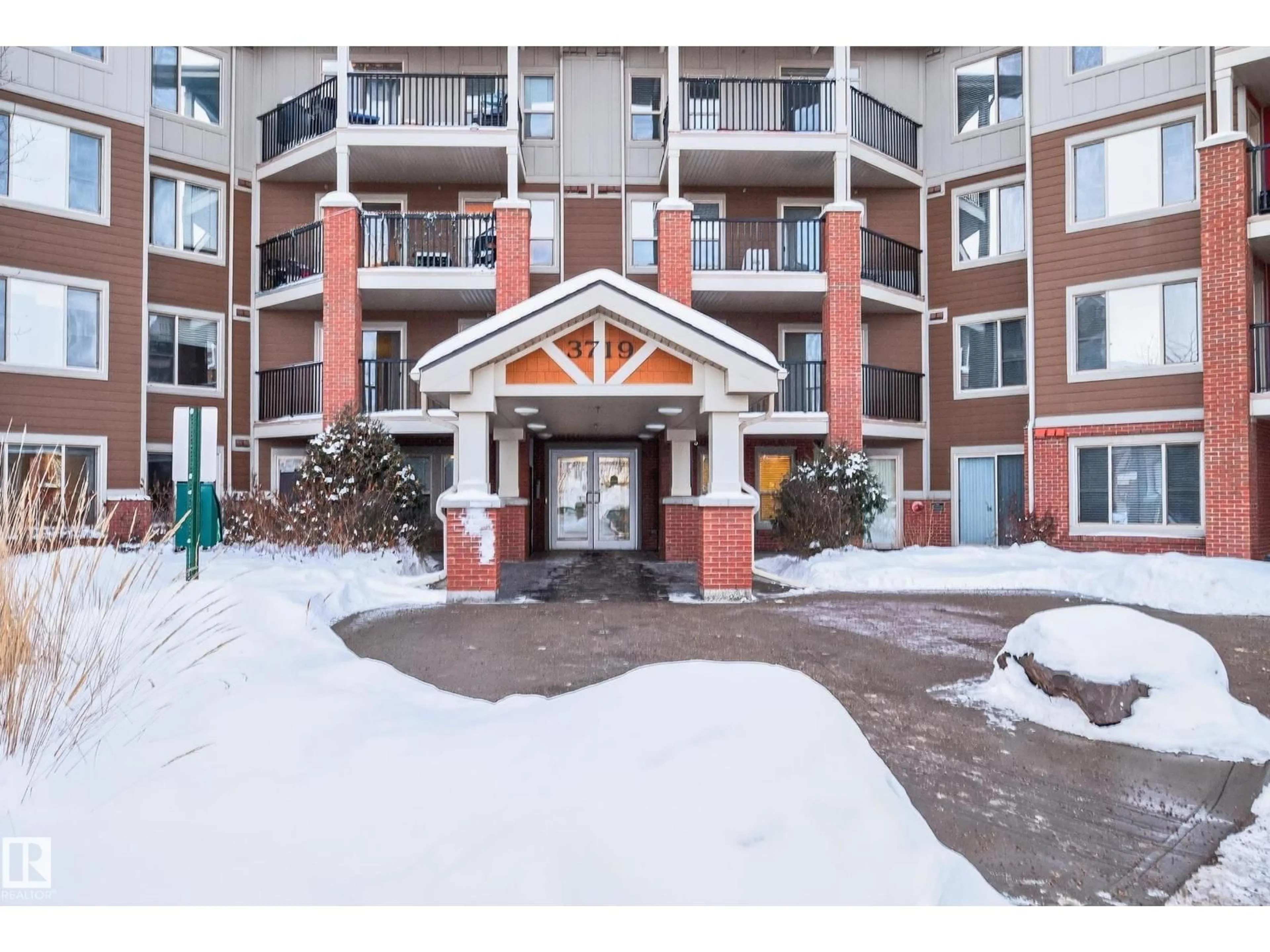 Indoor foyer for #311 - 3719 WHITELAW LN, Edmonton Alberta T6W2C3