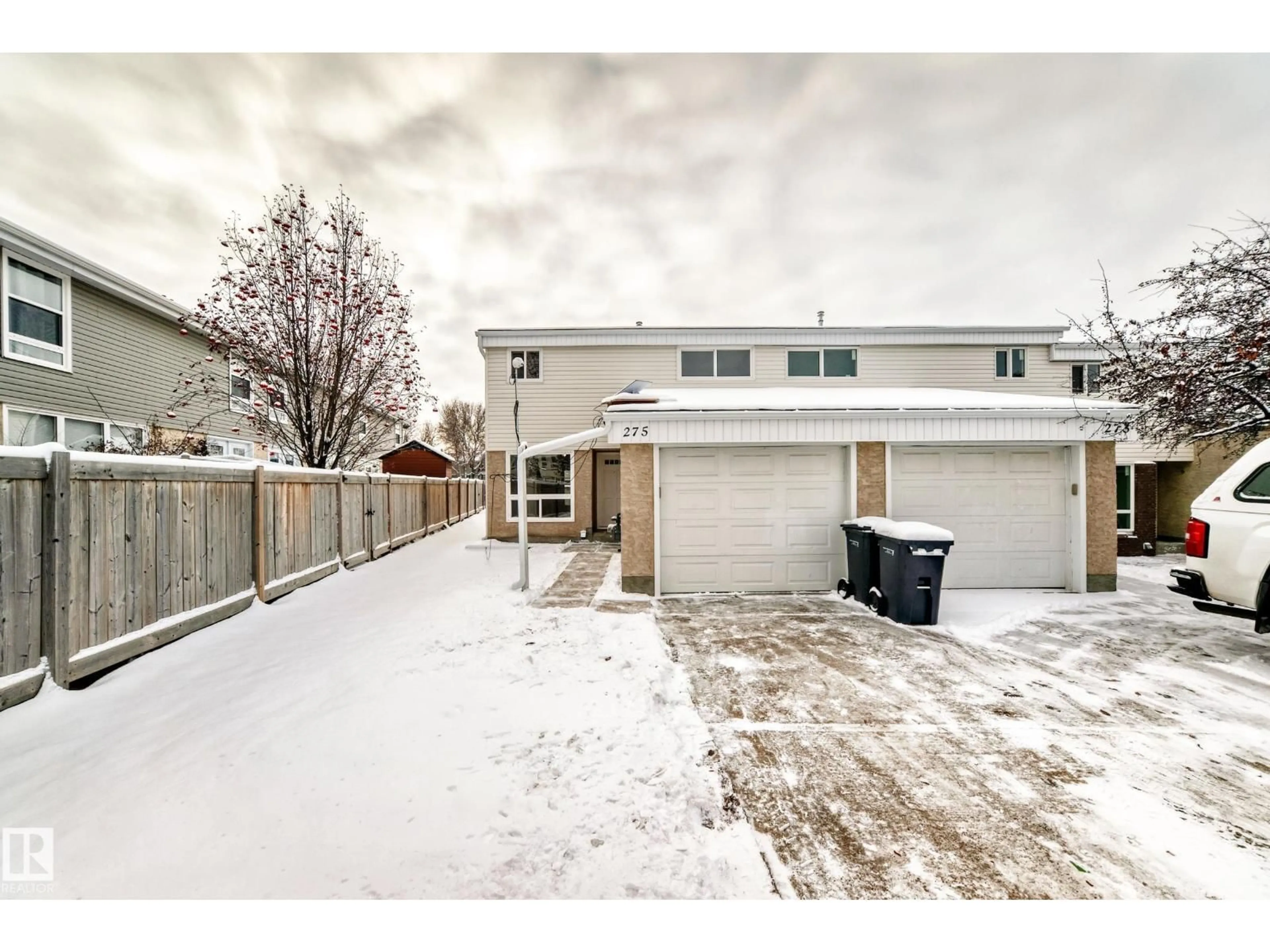 A pic from outside/outdoor area/front of a property/back of a property/a pic from drone, street for 275 GRANDIN VG, St. Albert Alberta T8N2R6