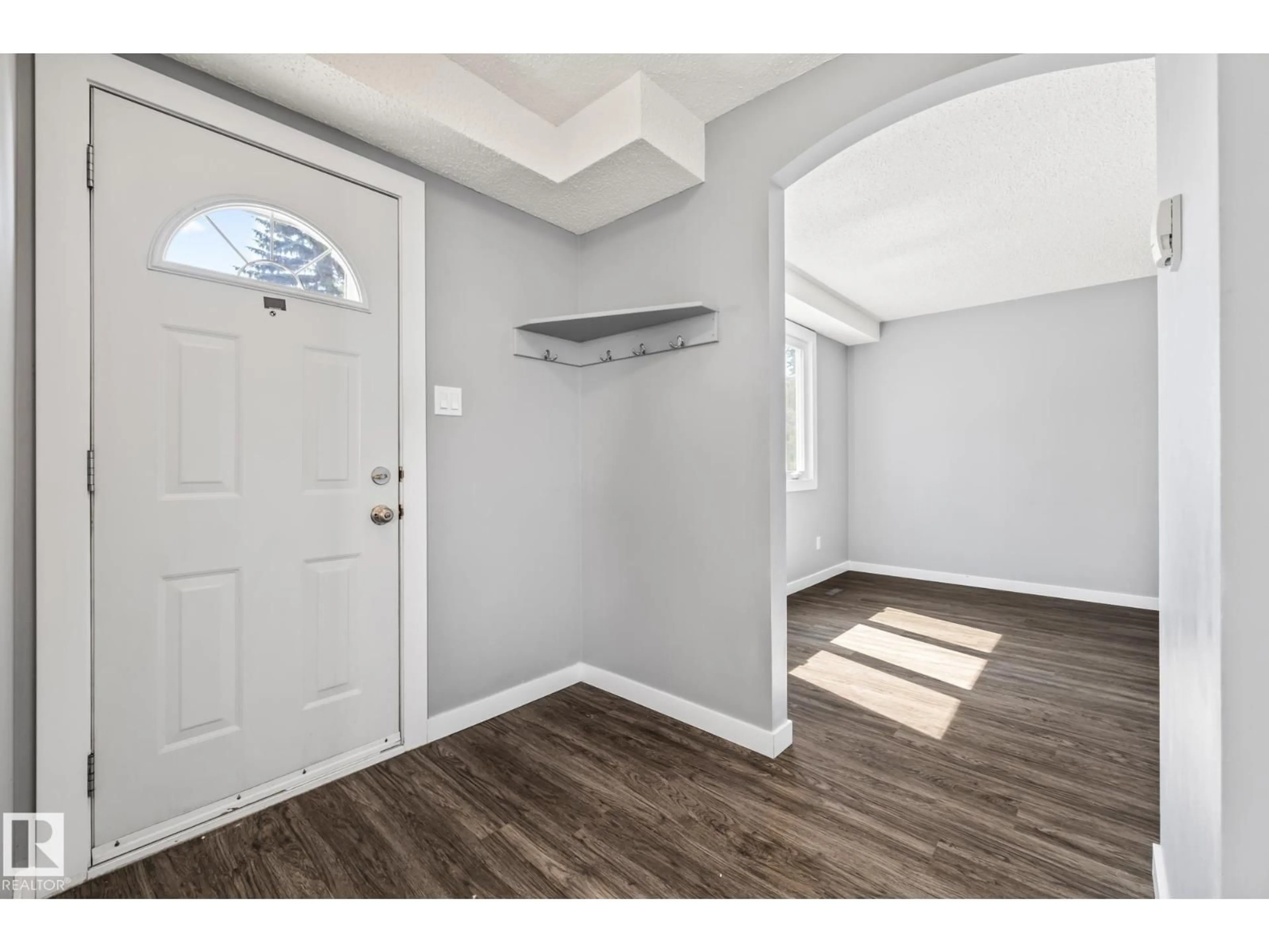 Indoor entryway for NW - 2B CLAREVIEW VG, Edmonton Alberta T5A3P2