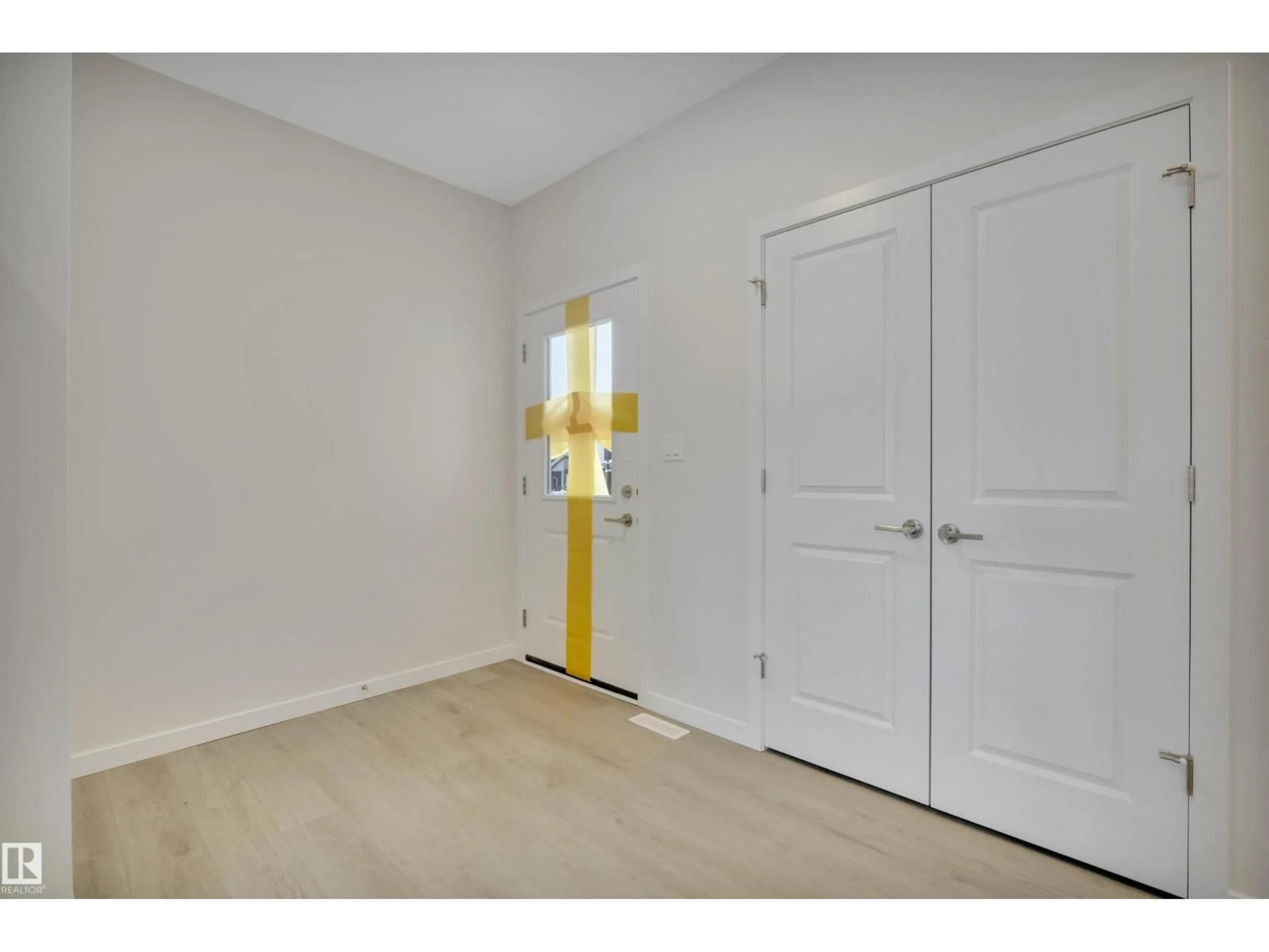 Indoor entryway for SW - 5742 HAWTHORN CM, Edmonton Alberta T6X3K8