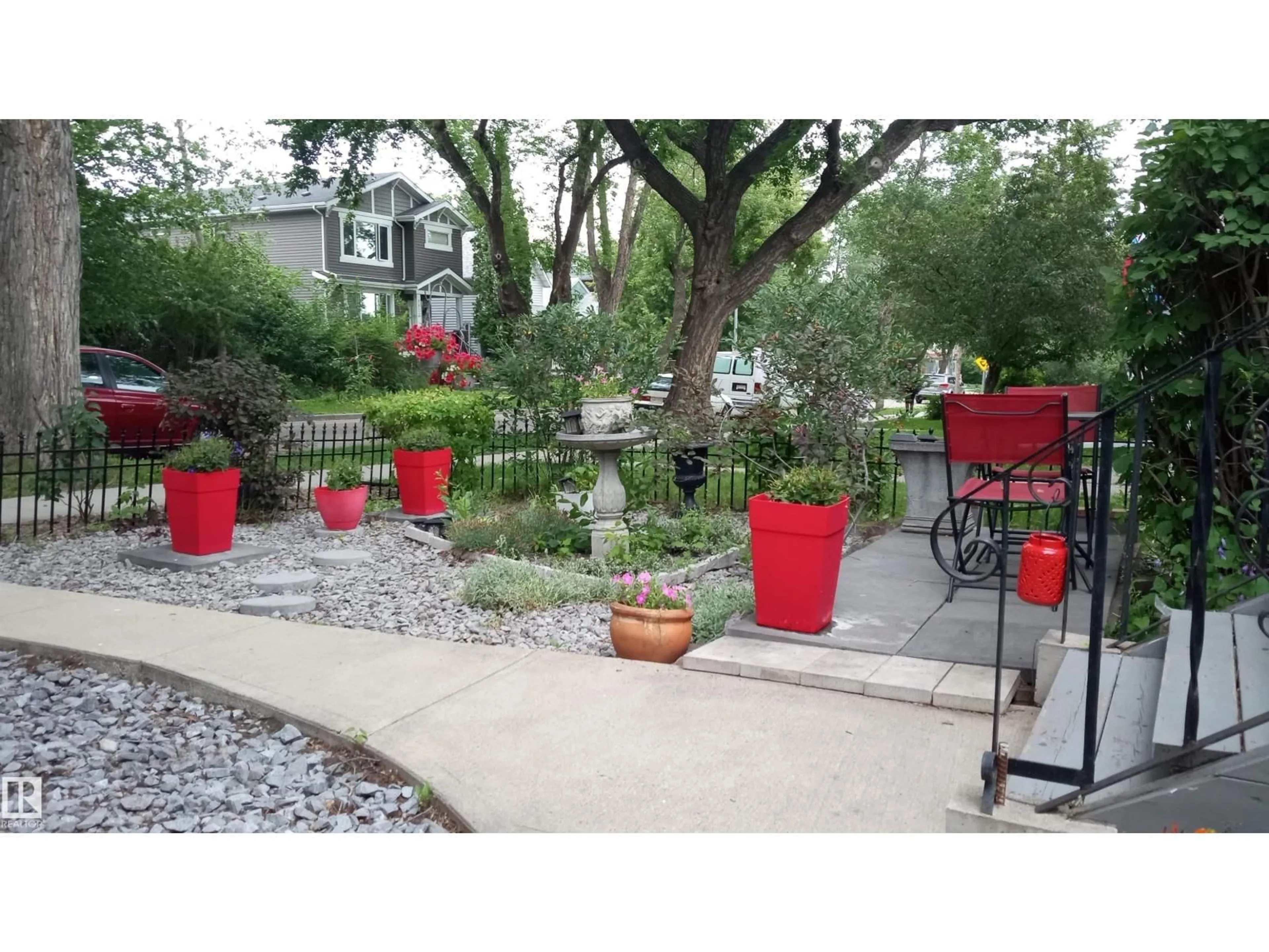 Patio, street for 9831 83 AV, Edmonton Alberta T6E2B8