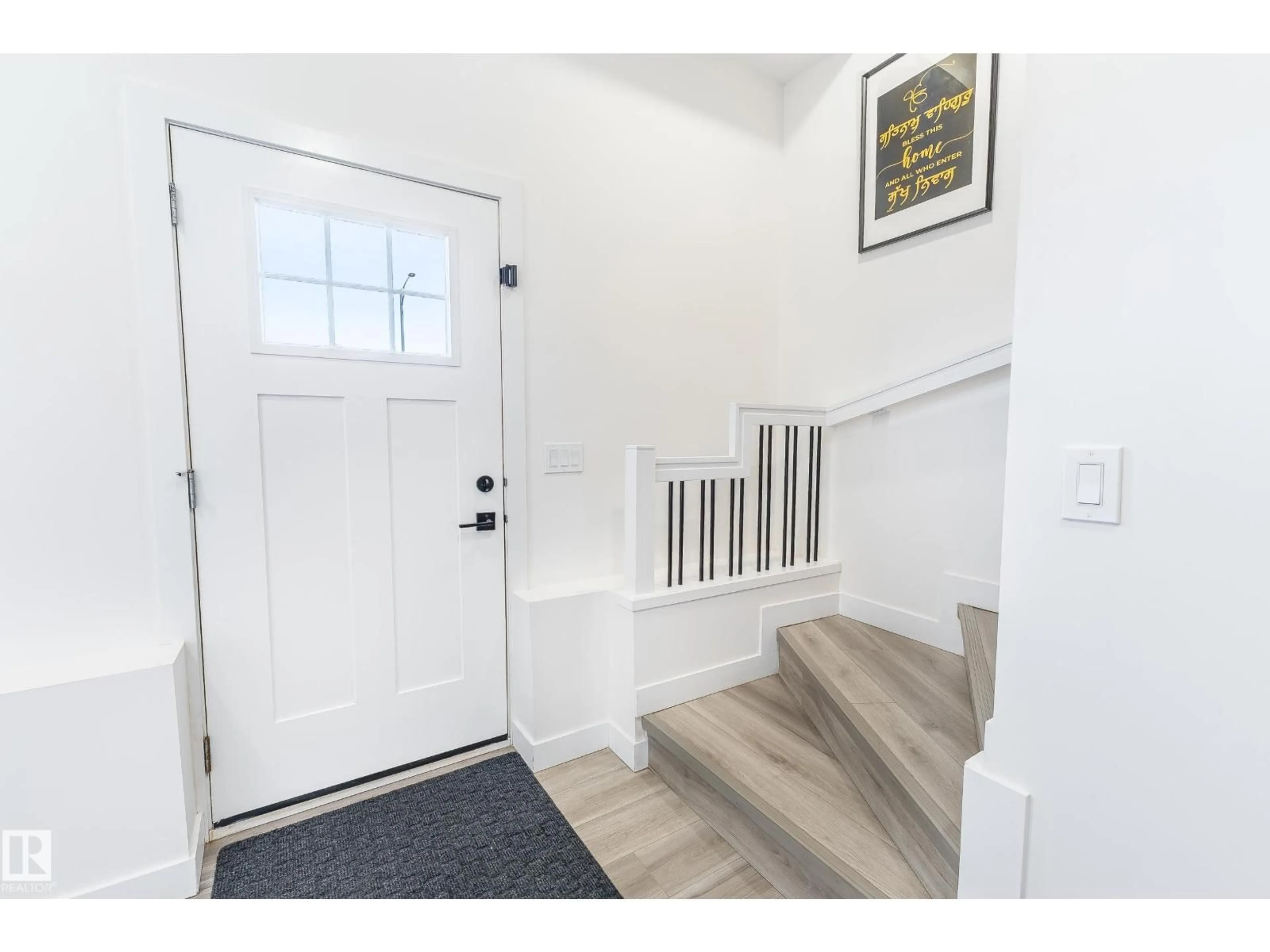 Indoor entryway for #19 - 1703 16 AV, Edmonton Alberta T6T2C3