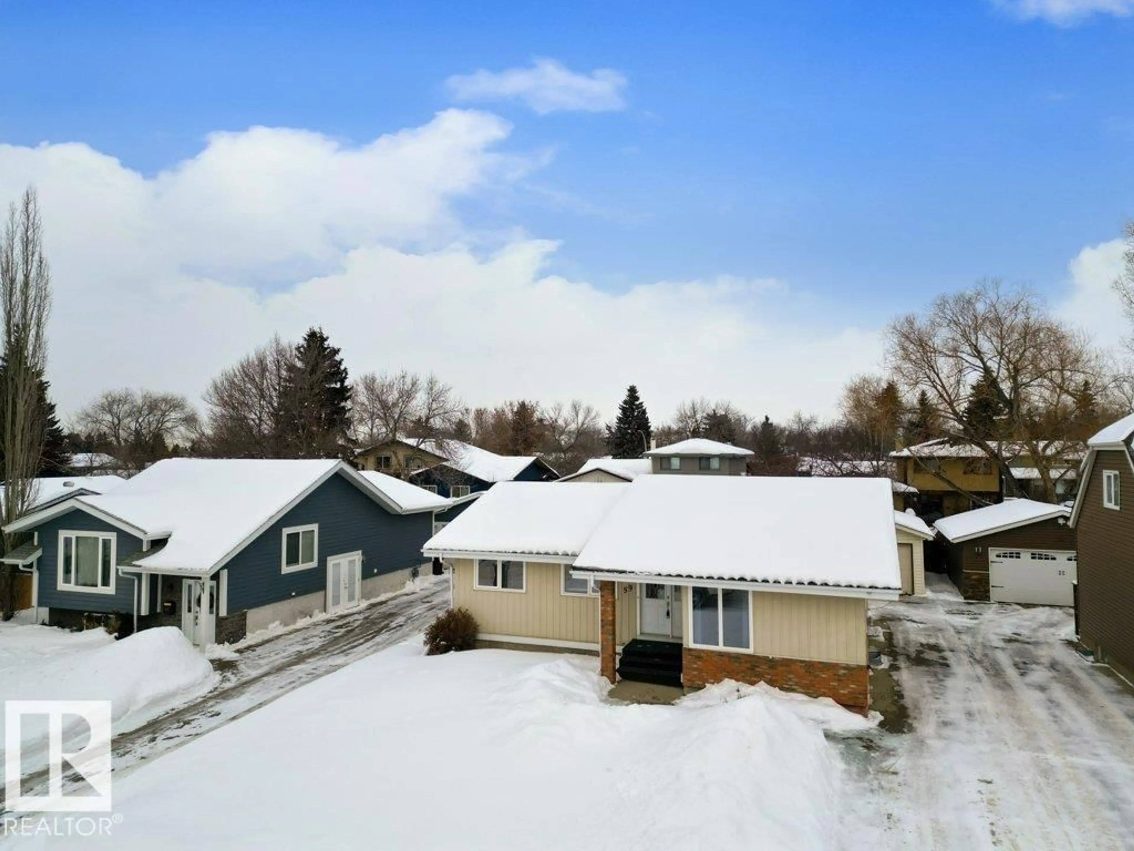 A pic from outside/outdoor area/front of a property/back of a property/a pic from drone, street for 59 WOODBINE RD, Sherwood Park Alberta T8A4A7