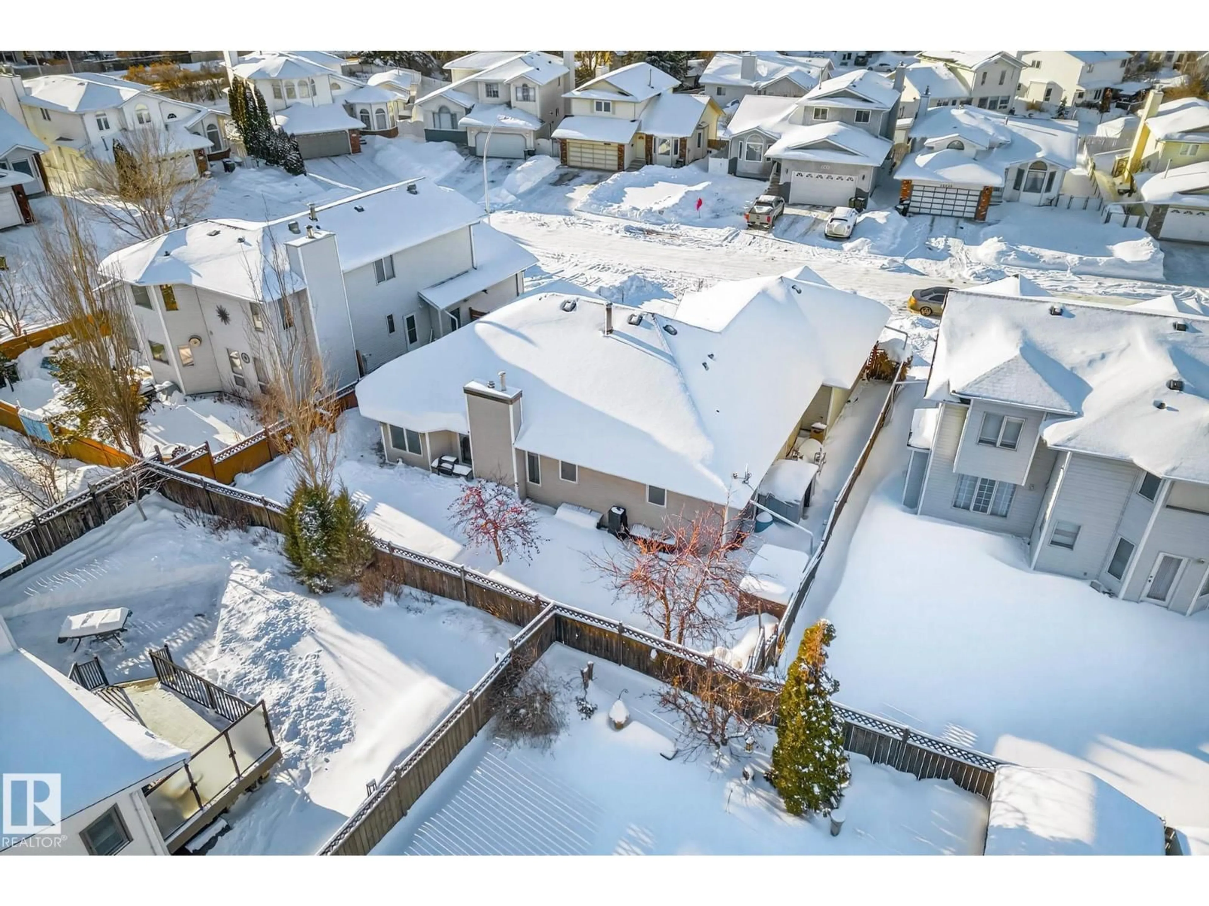 A pic from outside/outdoor area/front of a property/back of a property/a pic from drone, unknown for 15411 67A NW, Edmonton Alberta T5Z2W8