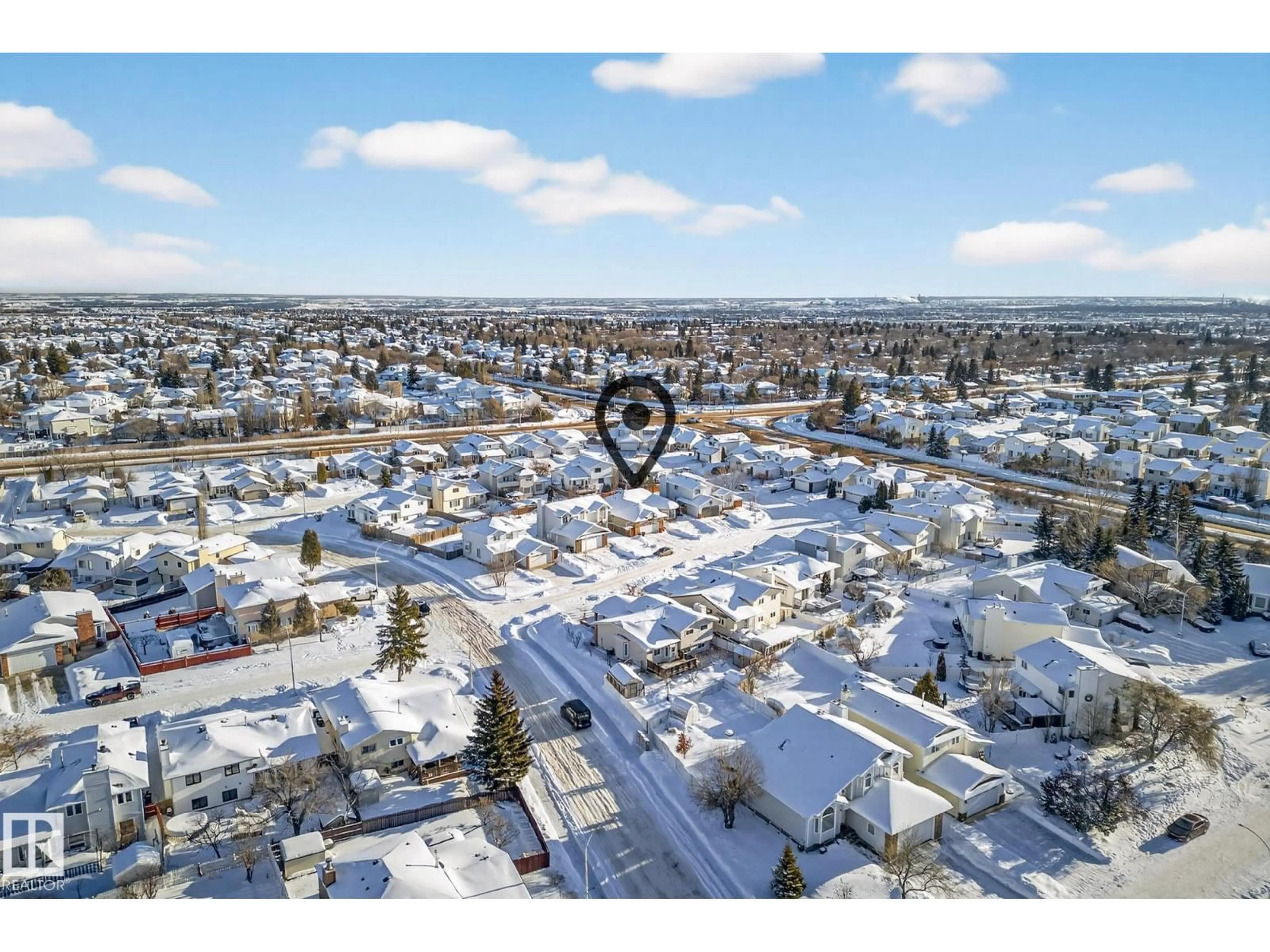A pic from outside/outdoor area/front of a property/back of a property/a pic from drone, street for 15411 67A NW, Edmonton Alberta T5Z2W8