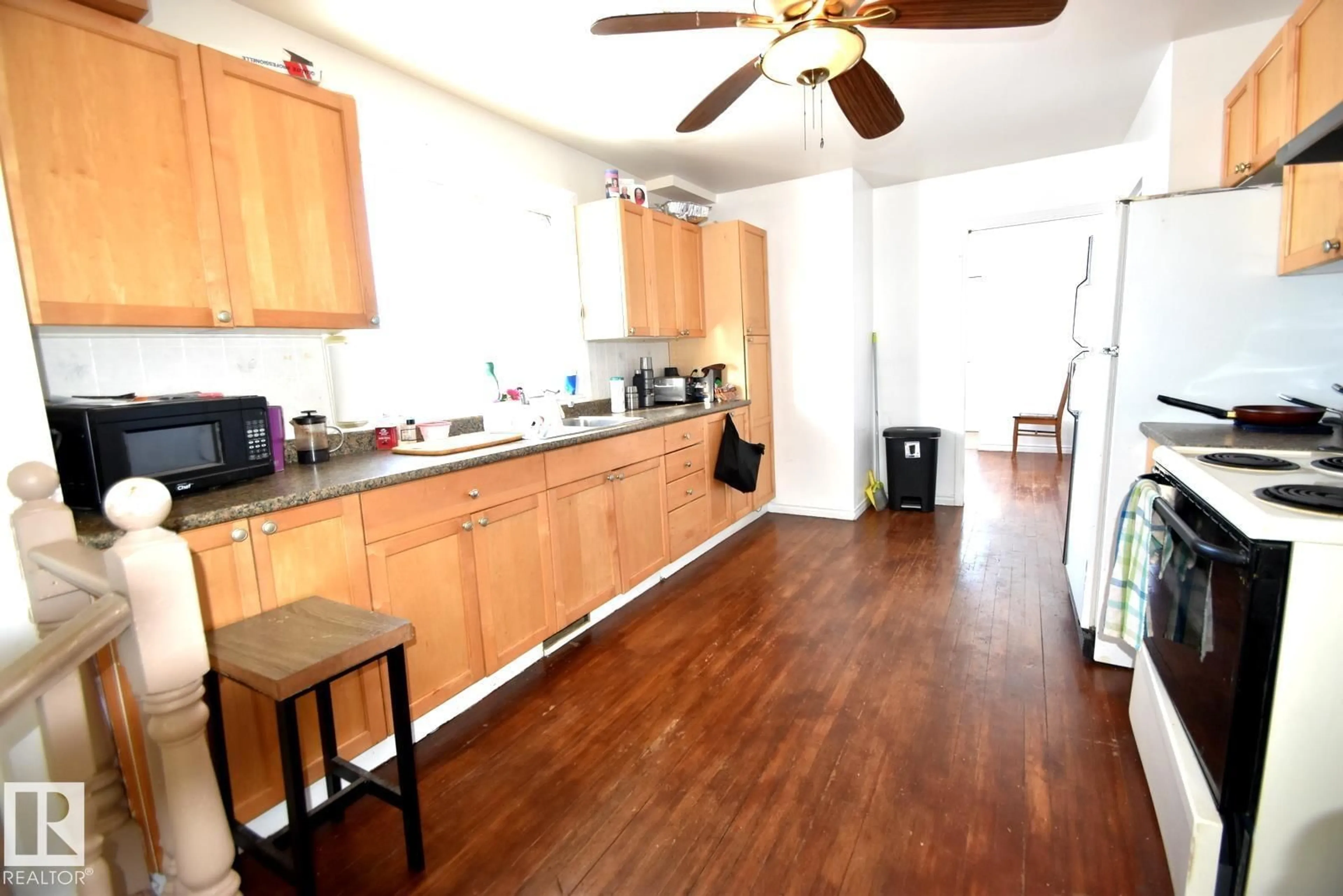 Standard kitchen, unknown for 5143 51 AV, Vilna Alberta T0A2C0