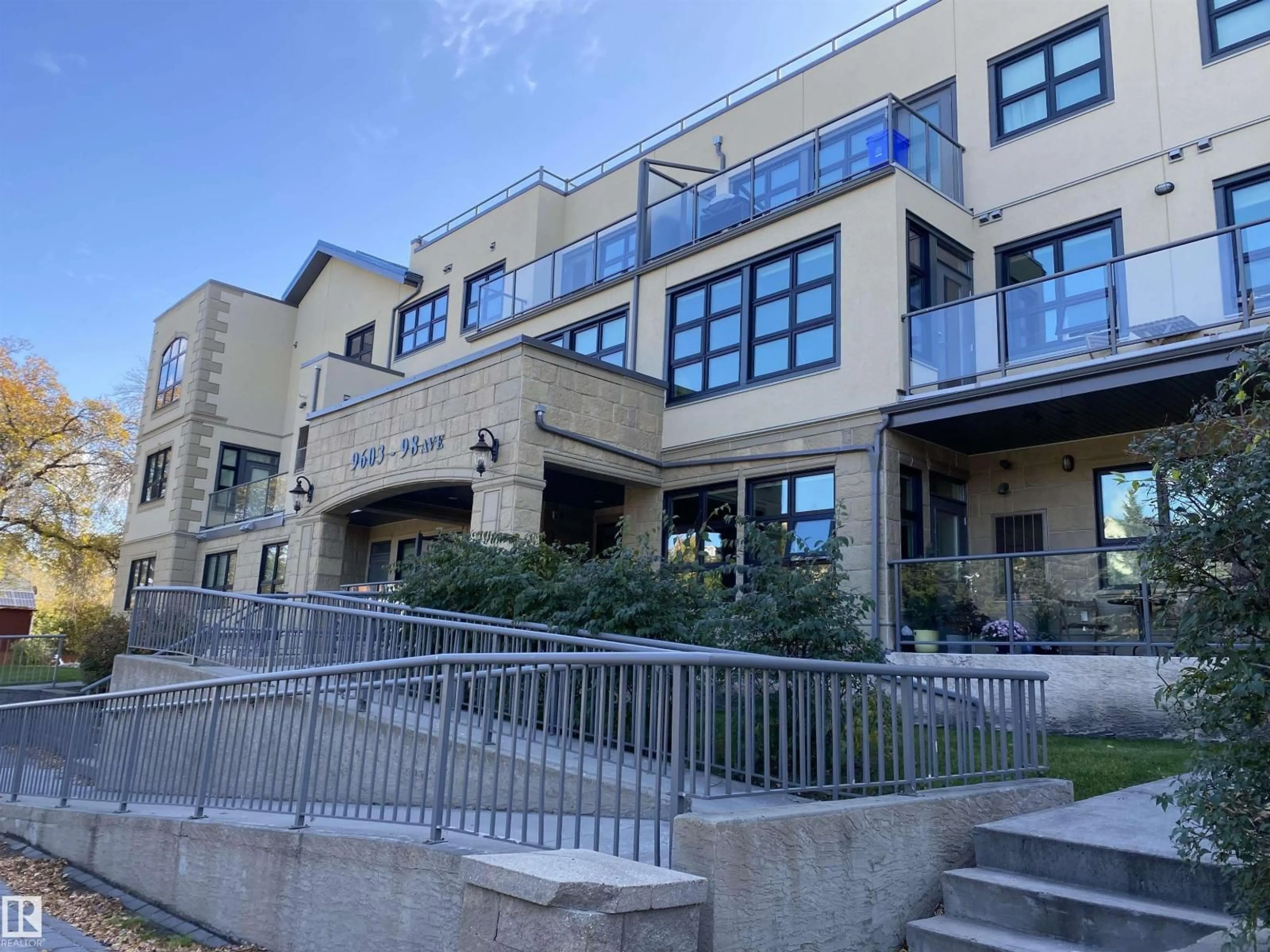 Unknown for #301 - 9603 98 AV, Edmonton Alberta T6C2E2