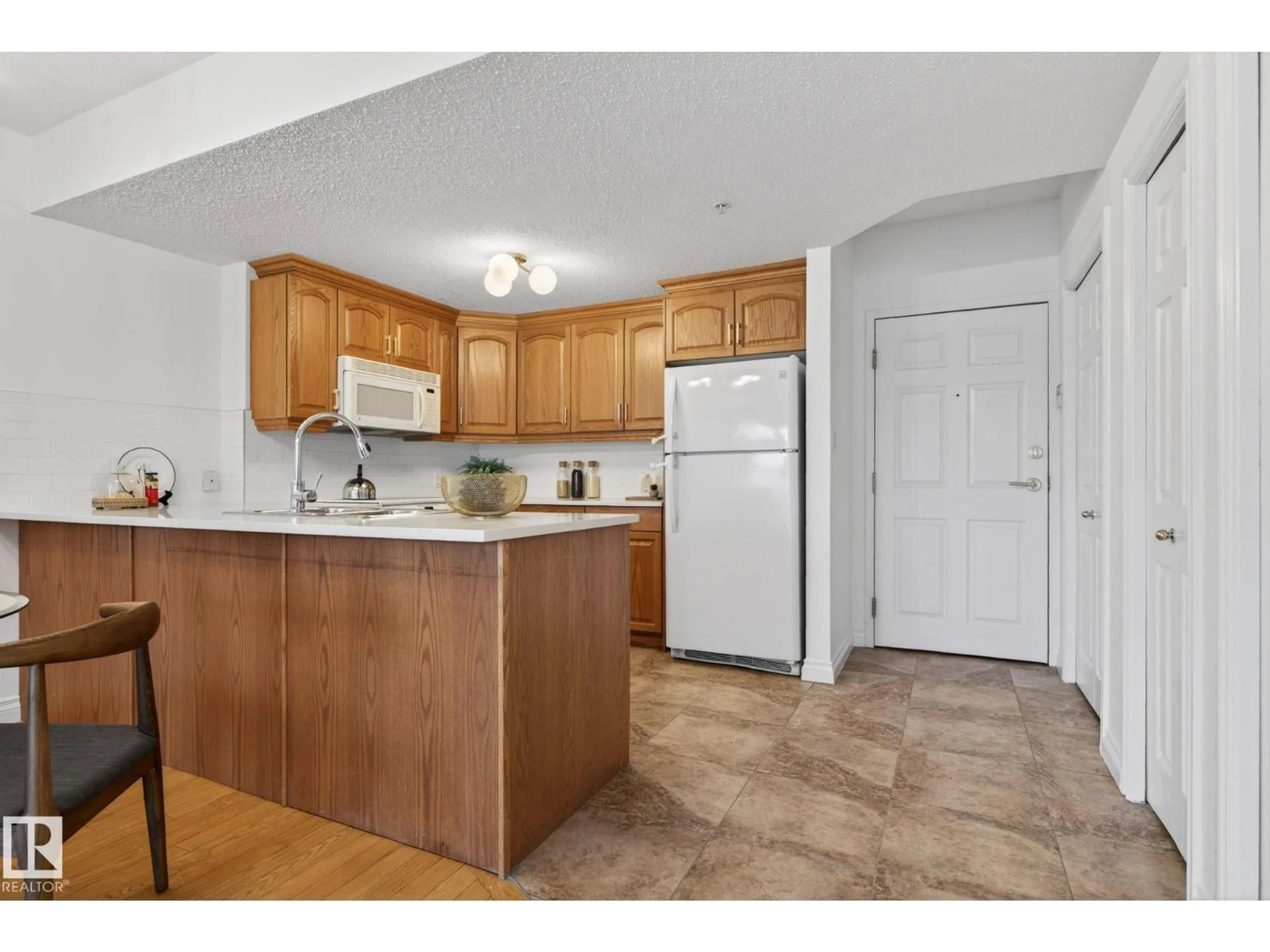 Standard kitchen, unknown for #504 - 11111 82 AVENUE, Edmonton Alberta T6G0T3