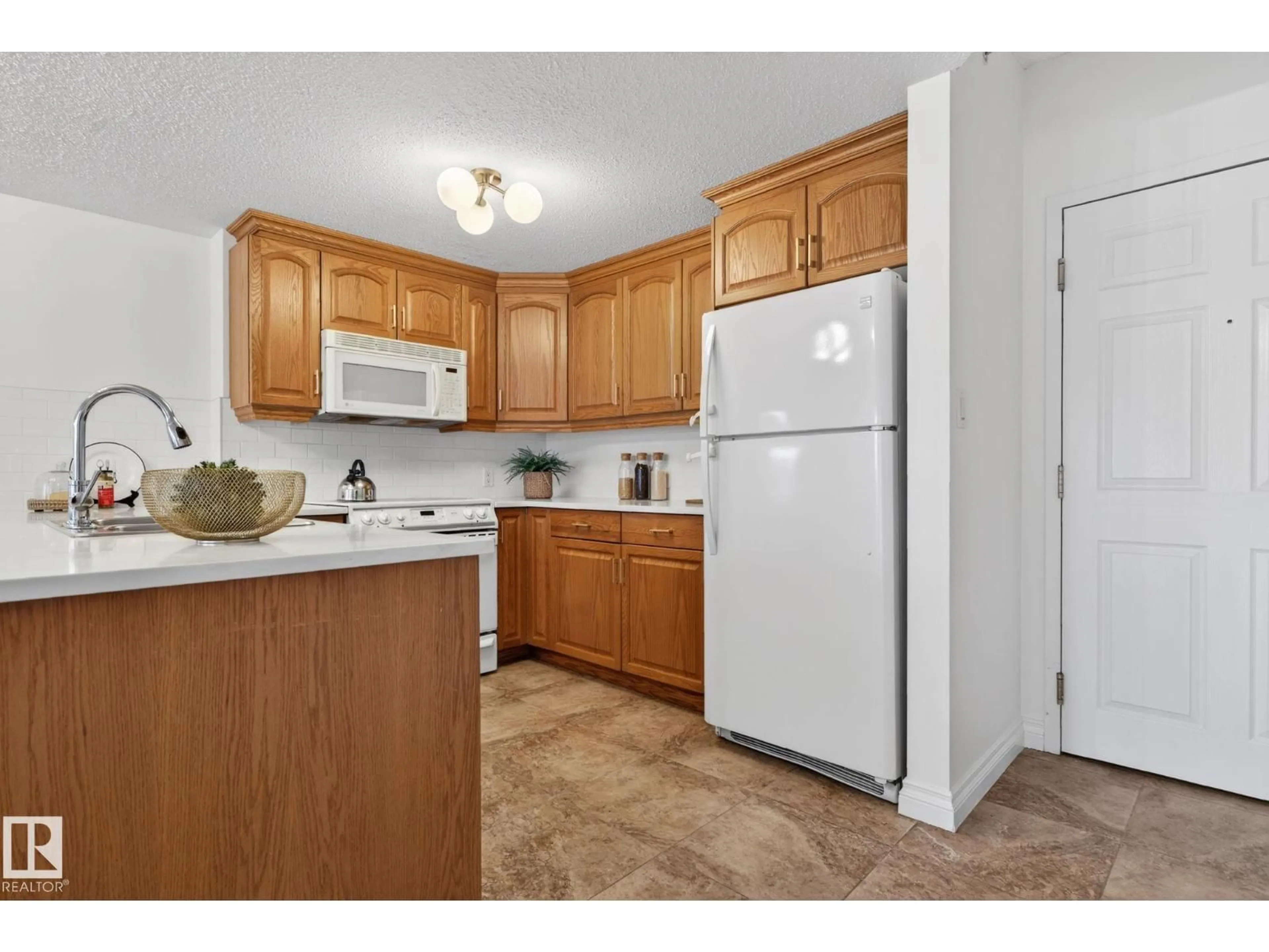 Standard kitchen, unknown for #504 - 11111 82 AVENUE, Edmonton Alberta T6G0T3