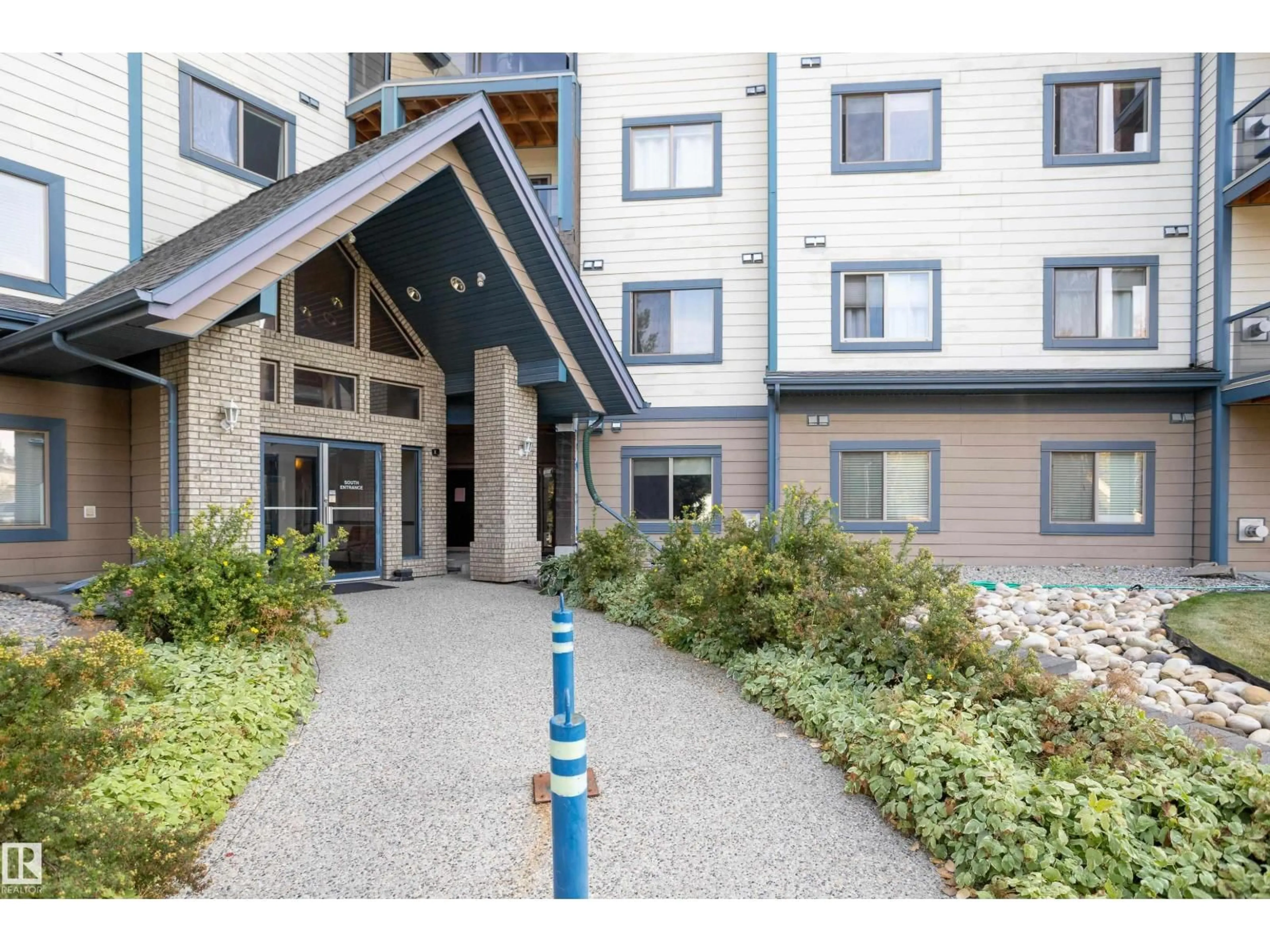 Indoor foyer for #324 - 2903 RABBIT HILL RD, Edmonton Alberta T6R3A3