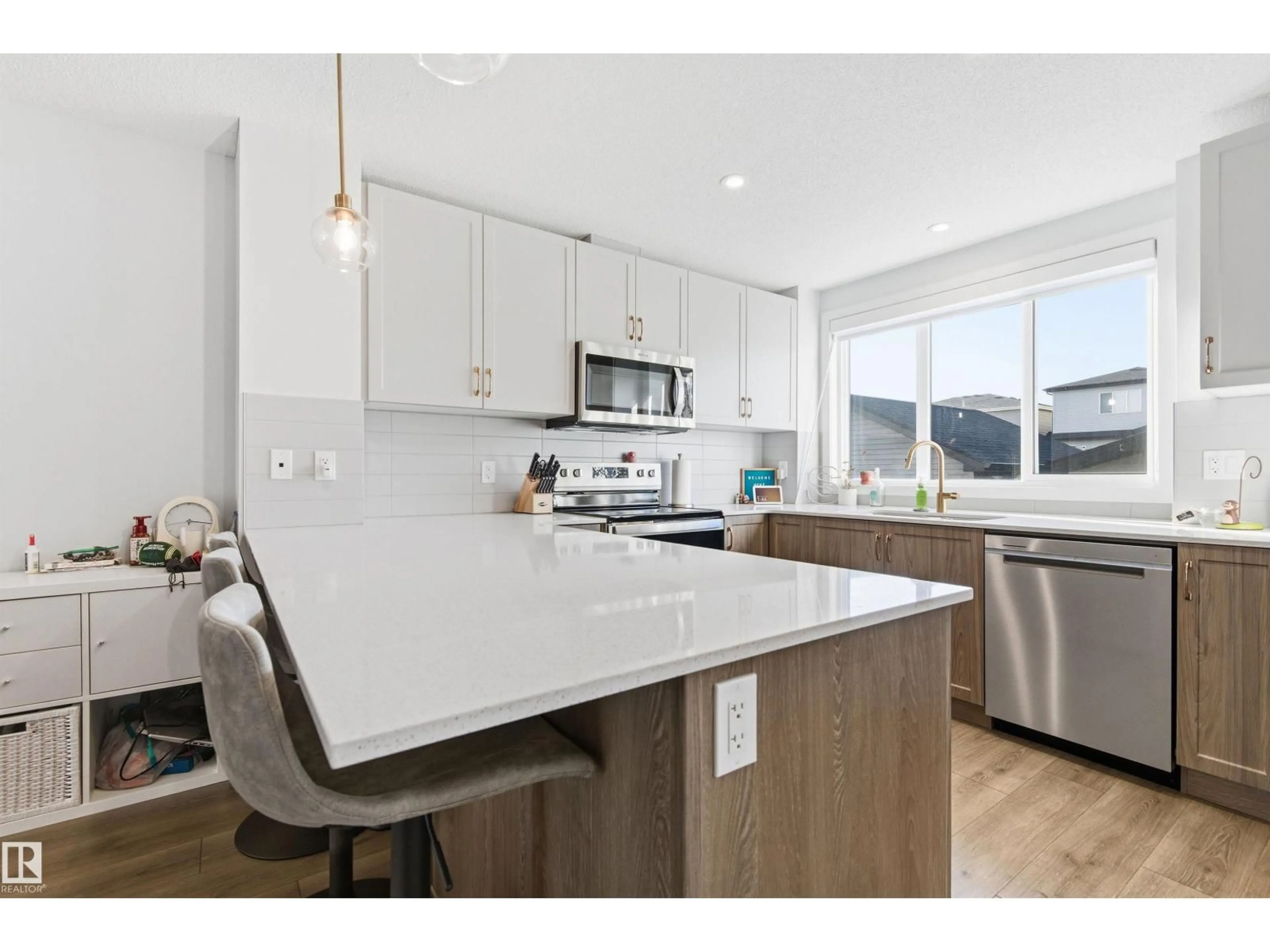 Open concept kitchen, ceramic/tile floor for SW - 656 35 ST, Edmonton Alberta T6X2Z1