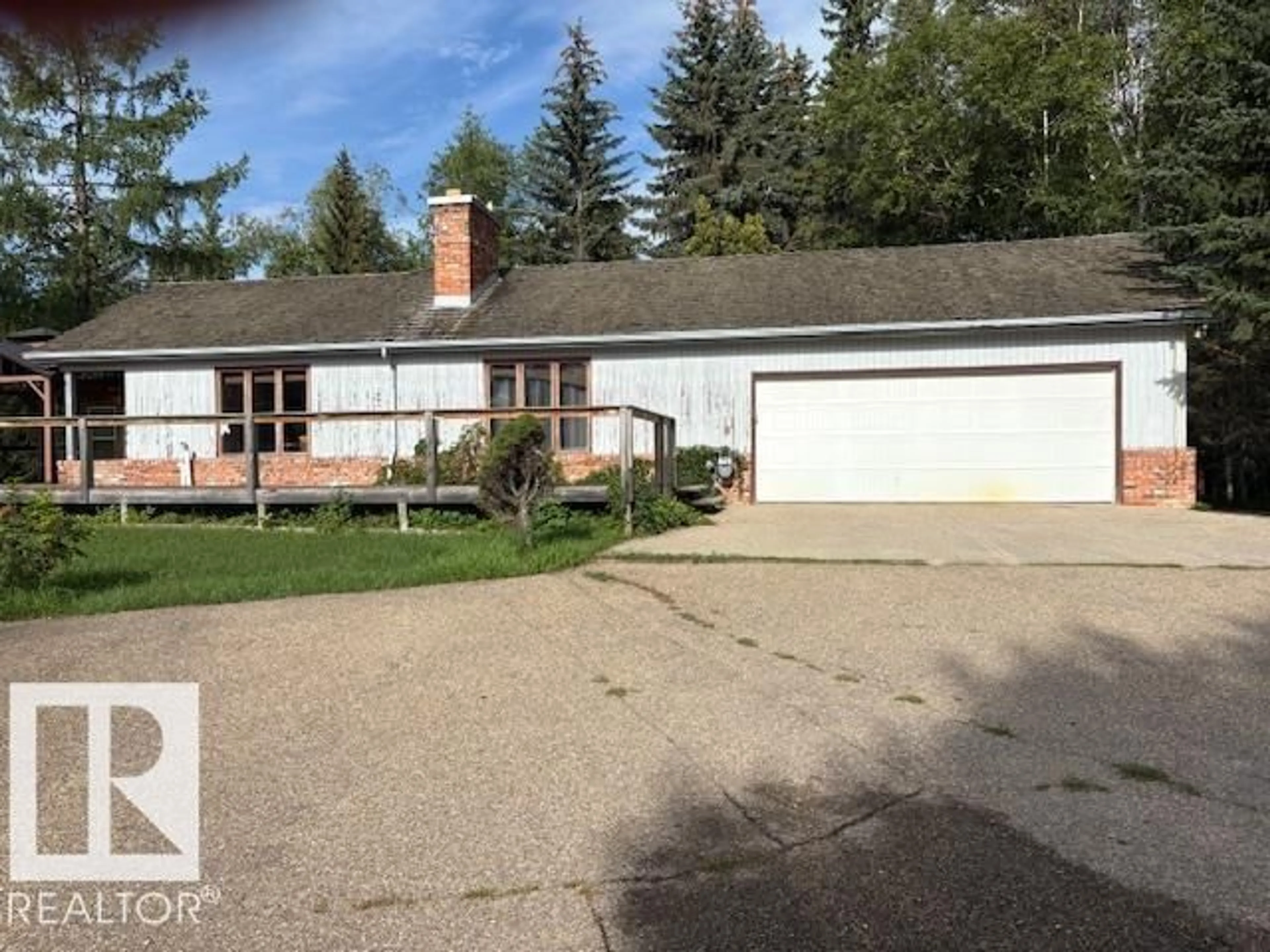 A pic from outside/outdoor area/front of a property/back of a property/a pic from drone, street for 26113 TWP RD 514, Rural Parkland County Alberta T7Y1B5
