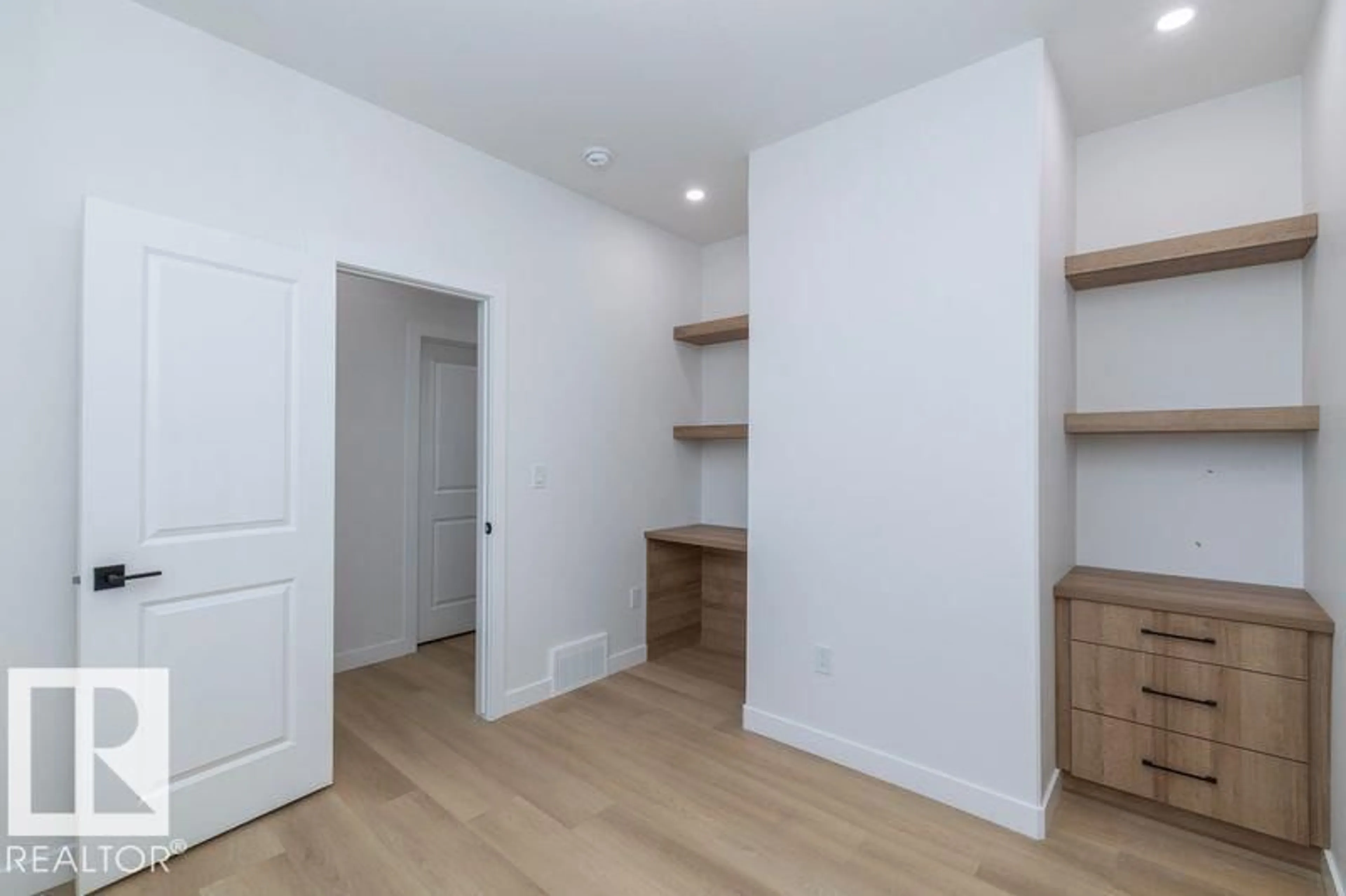 A pic of a room for 9805 106 AV, Morinville Alberta T8R2P2