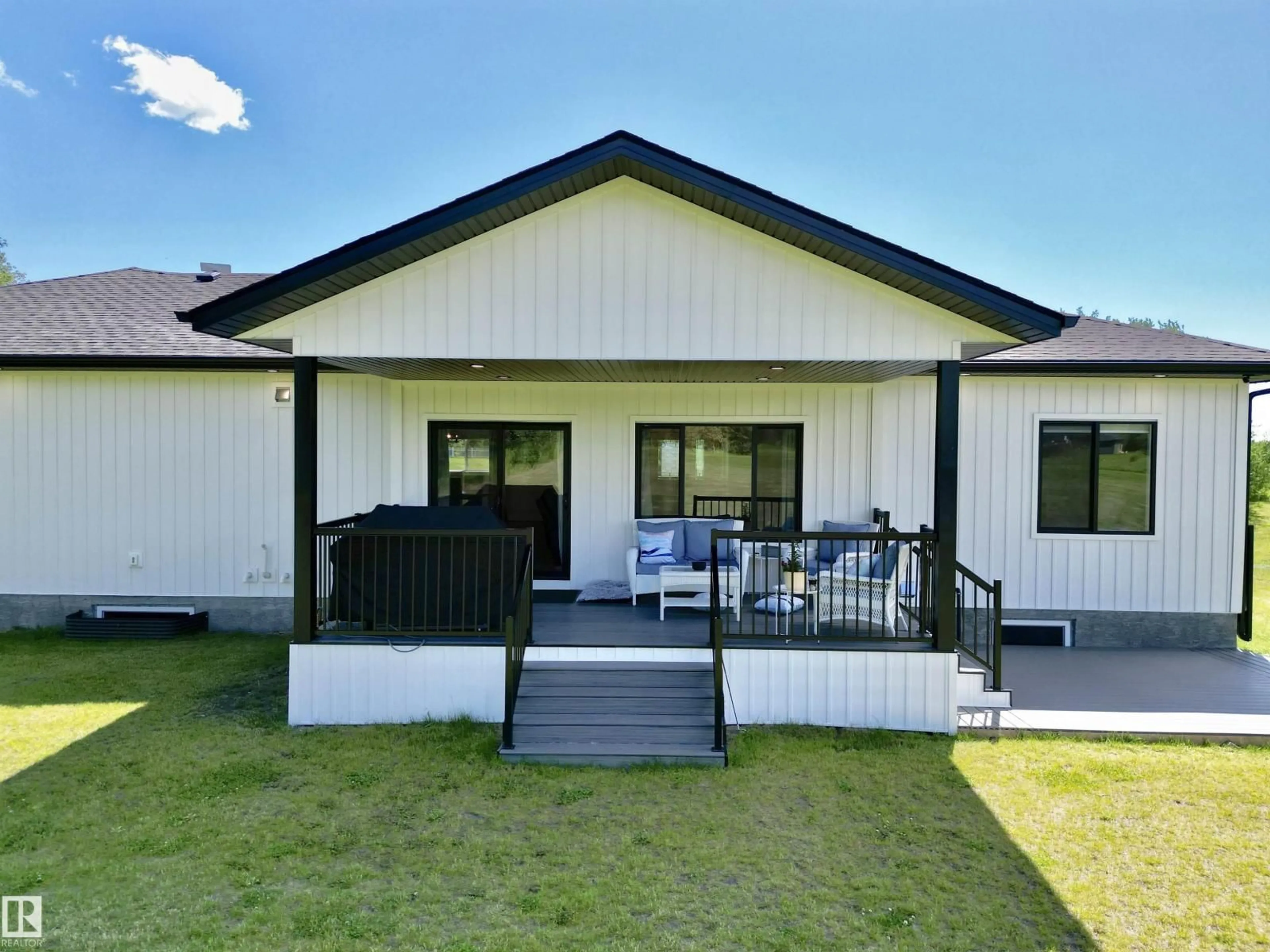 Home with vinyl exterior material, unknown for 197 - 50072 RANGE ROAD 205, Rural Camrose County Alberta T0B2M1