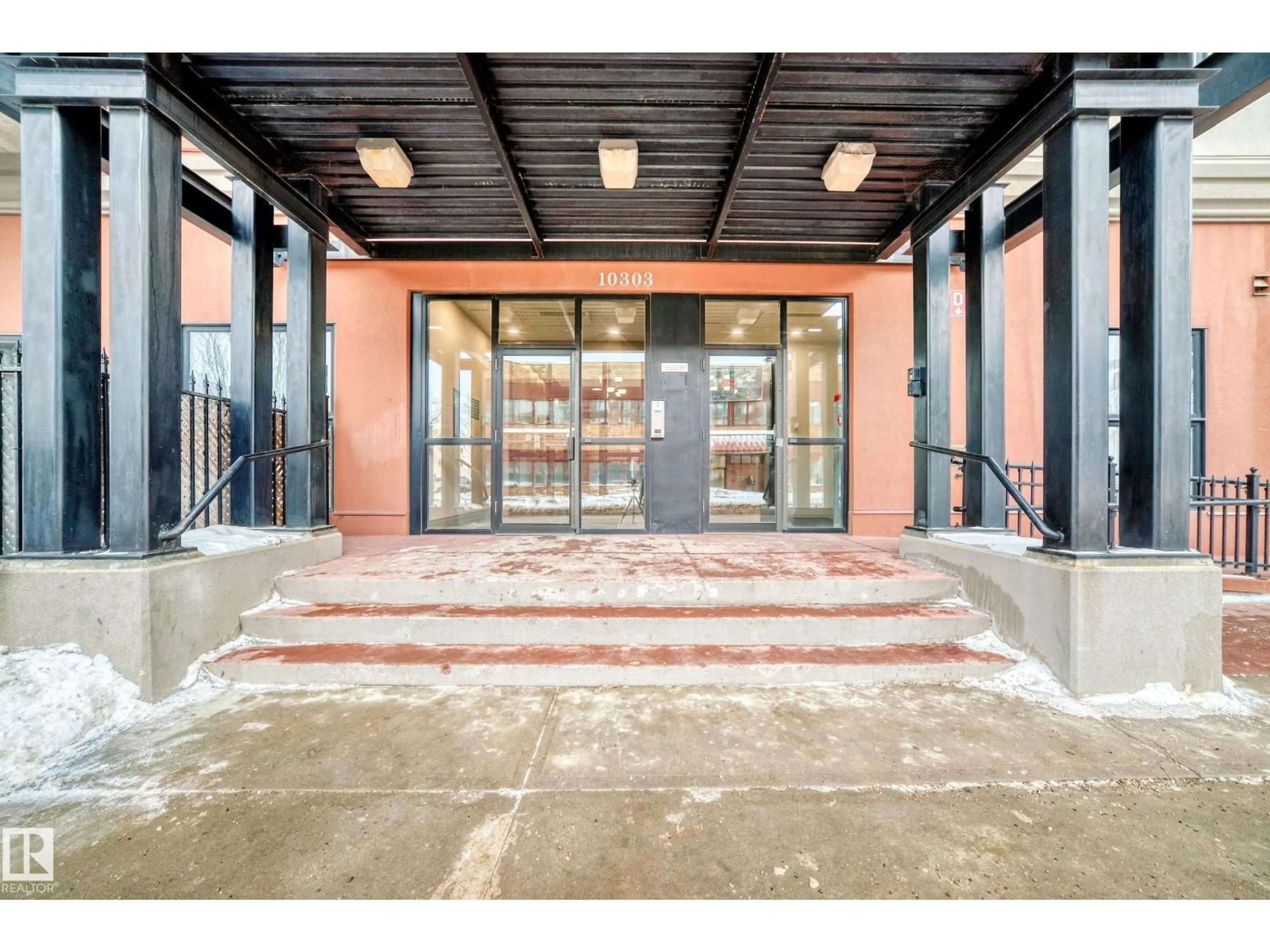 Indoor foyer for 10303 - 2006 105 ST NW, Edmonton Alberta T3M1M7