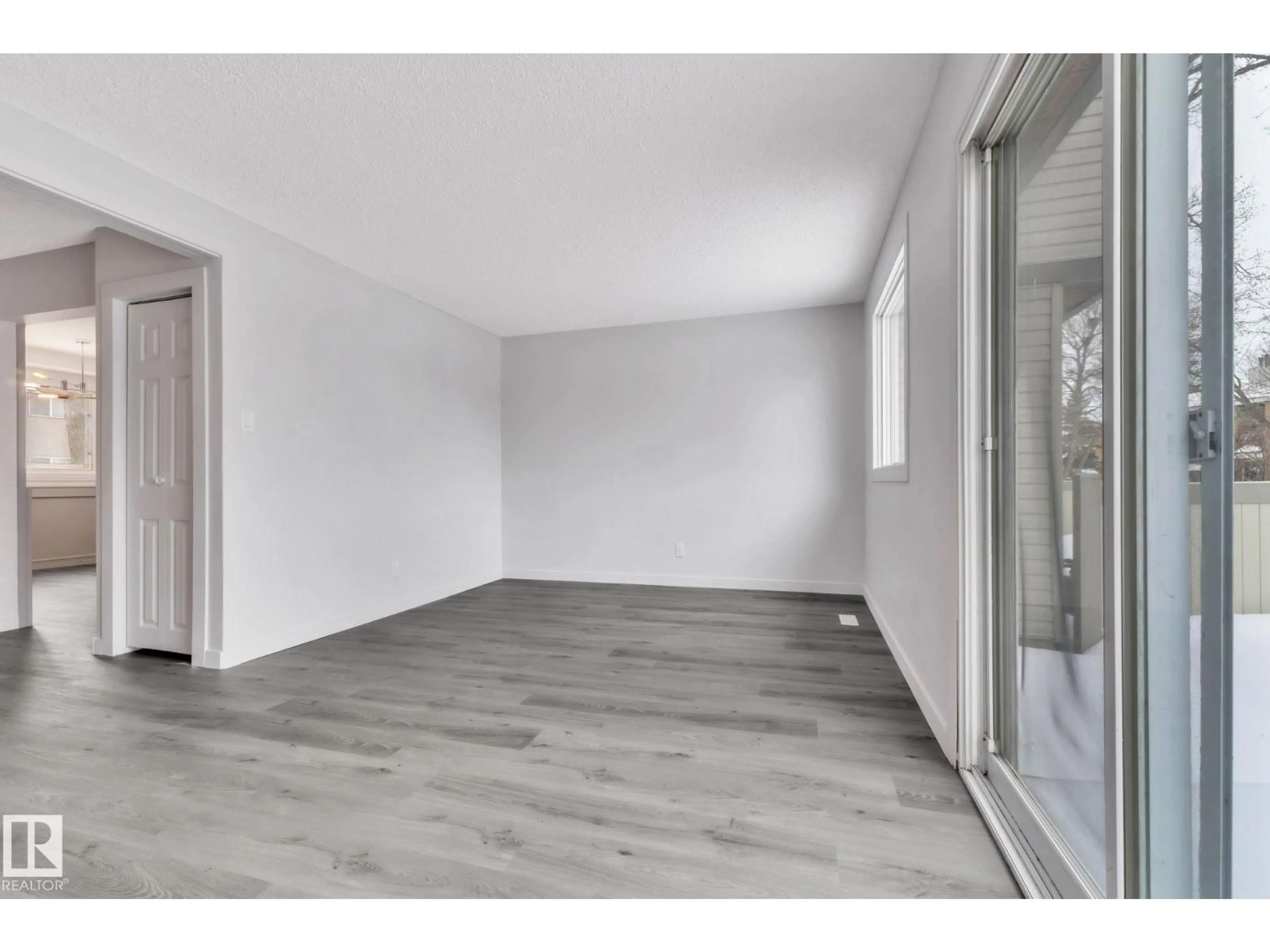 A pic of a room for 1281 HOOKE RD RD, Edmonton Alberta T5A4A5