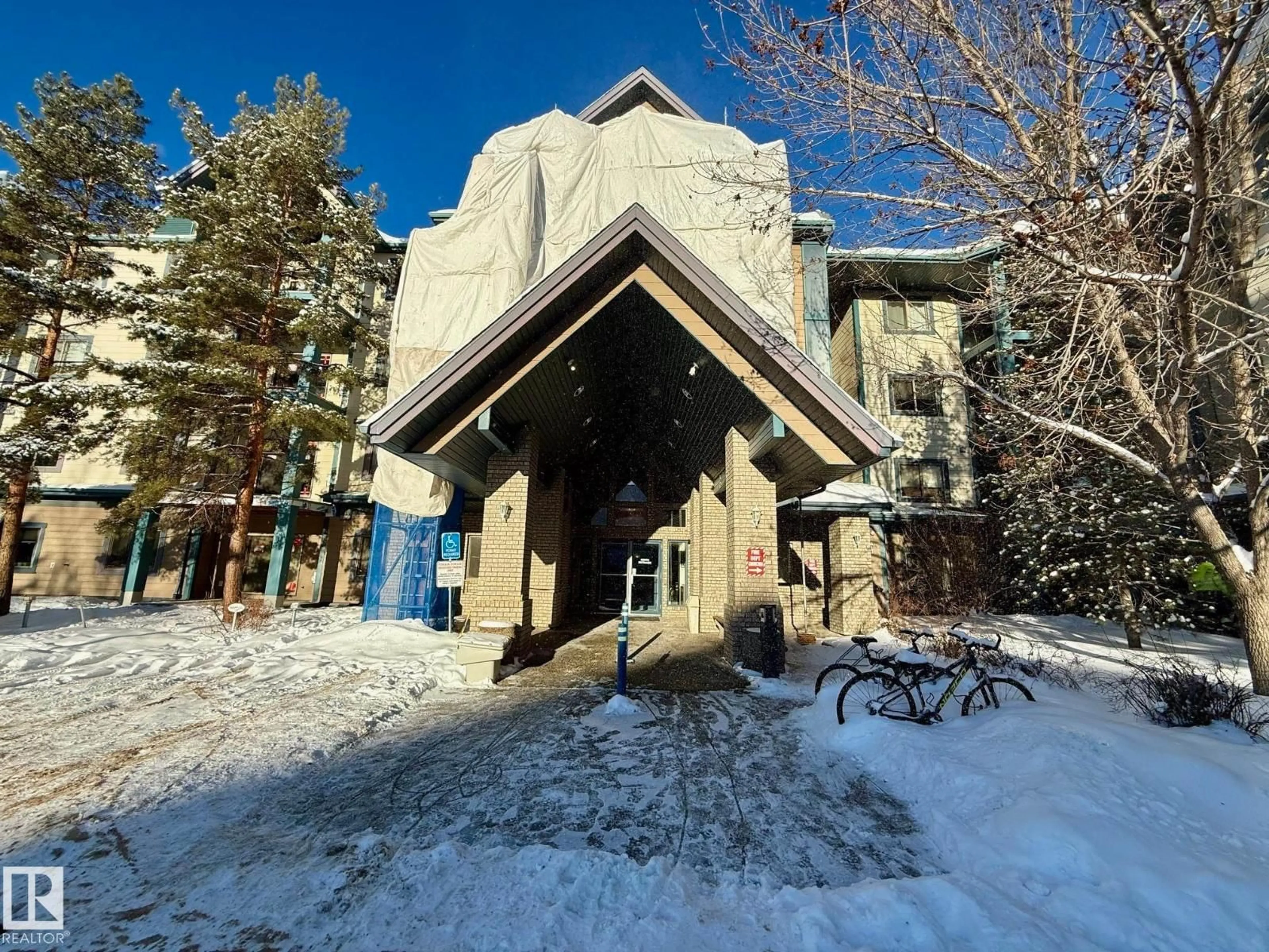 Indoor foyer for #326 - 2903 RABBIT HILL RD, Edmonton Alberta T6R3A3