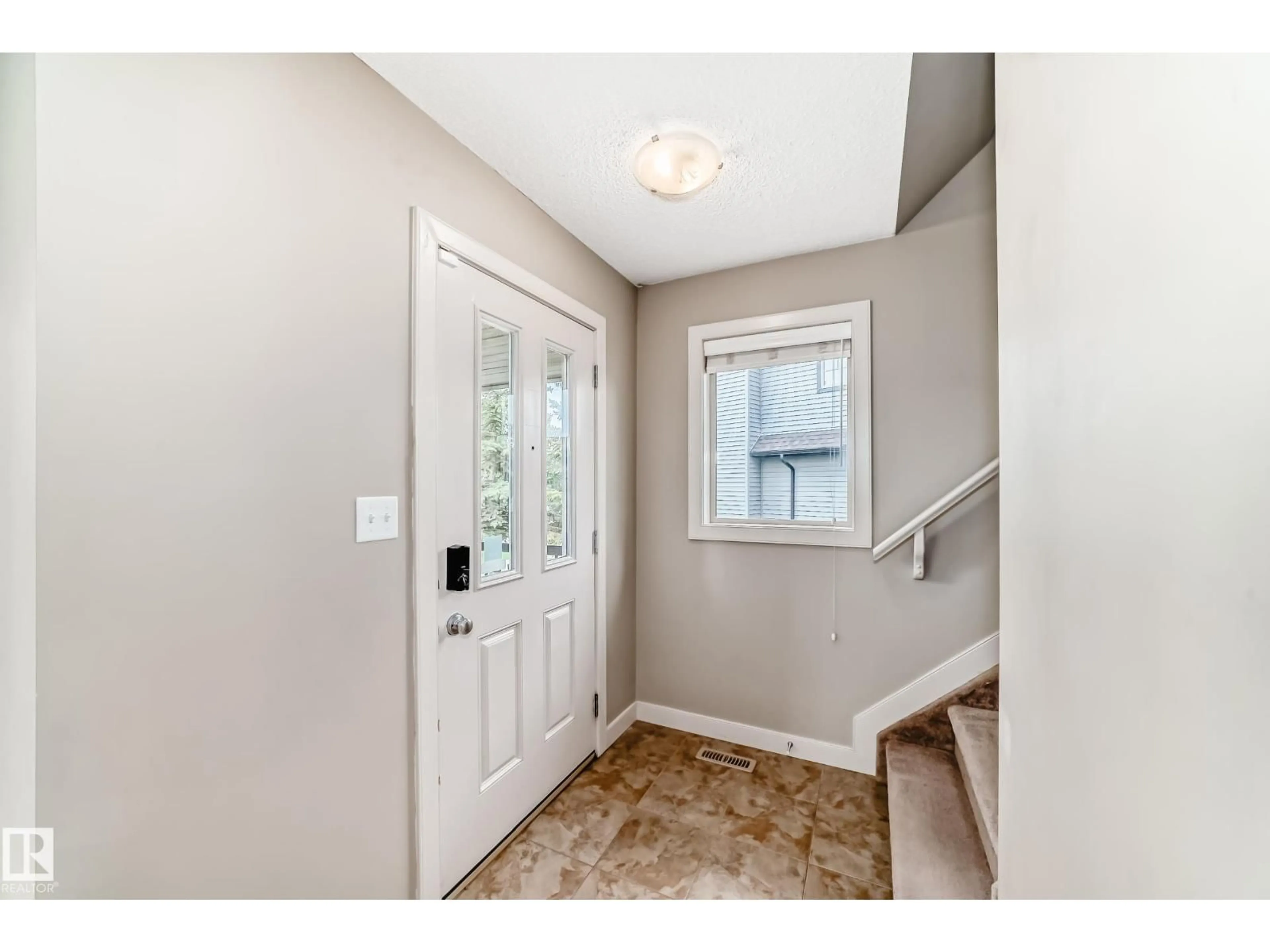Indoor entryway for 3834 ALLAN DR, Edmonton Alberta T6W0S7