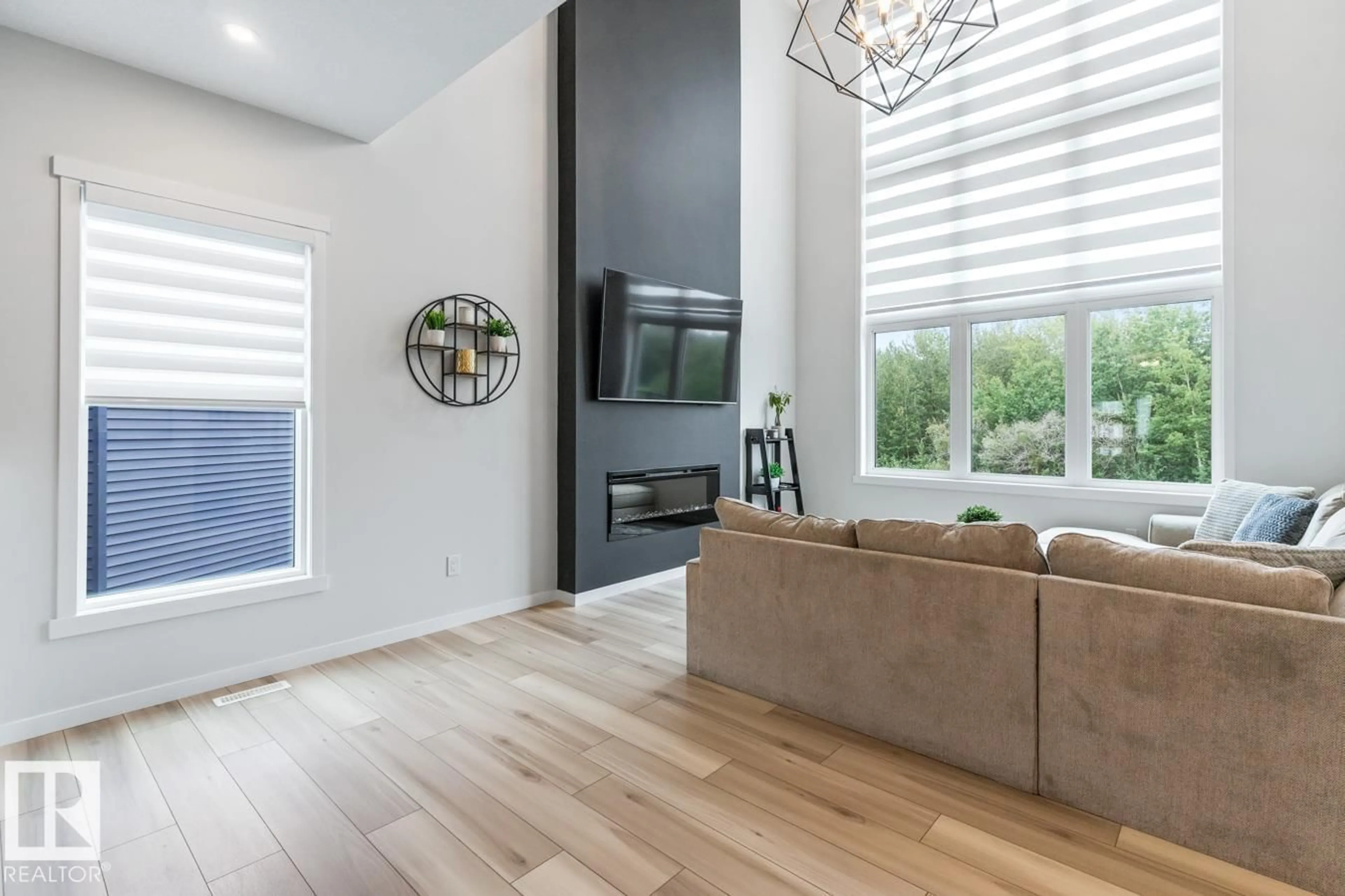 Living room with furniture, unknown for 194 RANCHER RD, Ardrossan Alberta T8E0B4