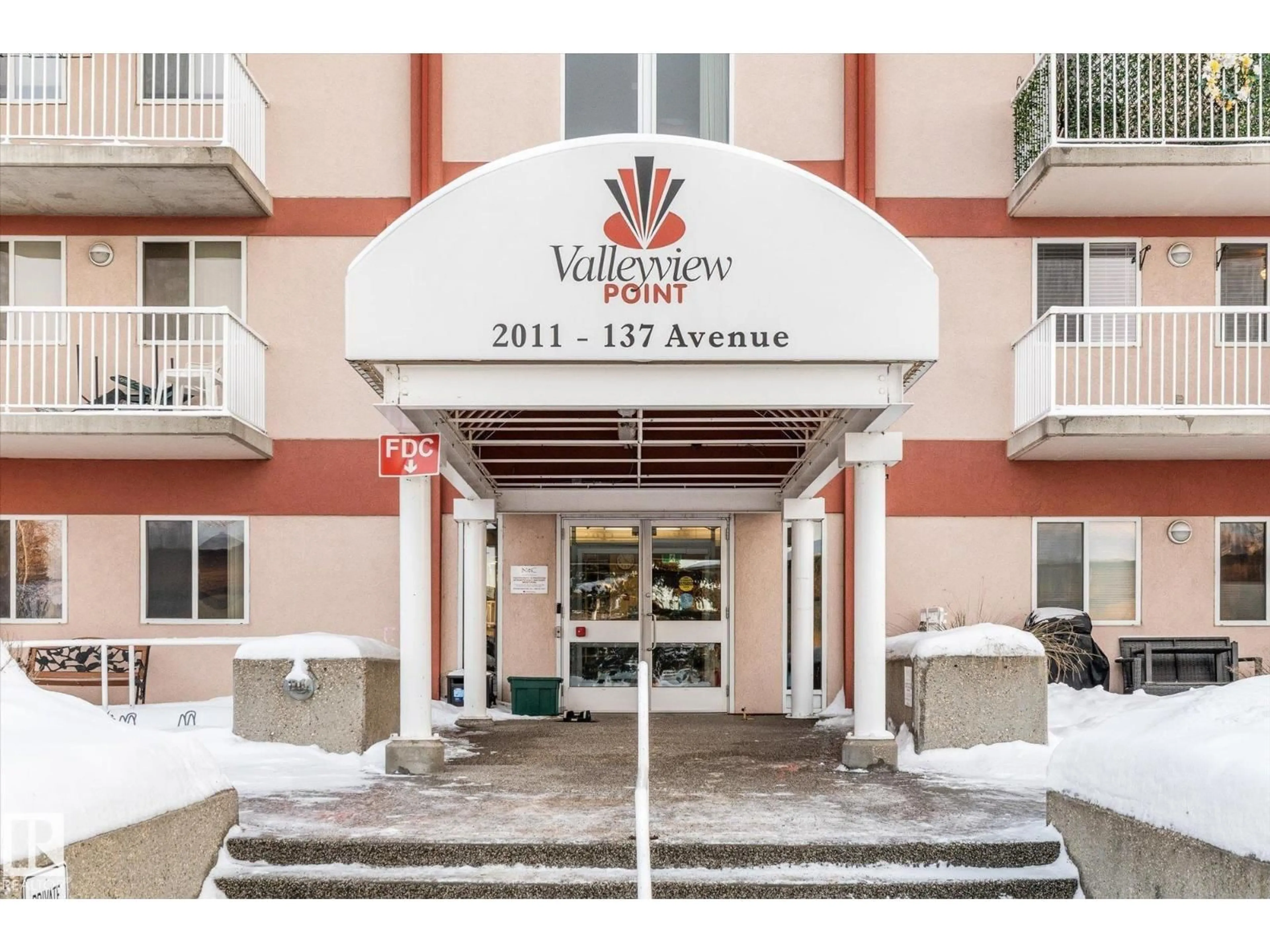 Indoor foyer for #114 - 2011 137 AV, Edmonton Alberta T5A4W2