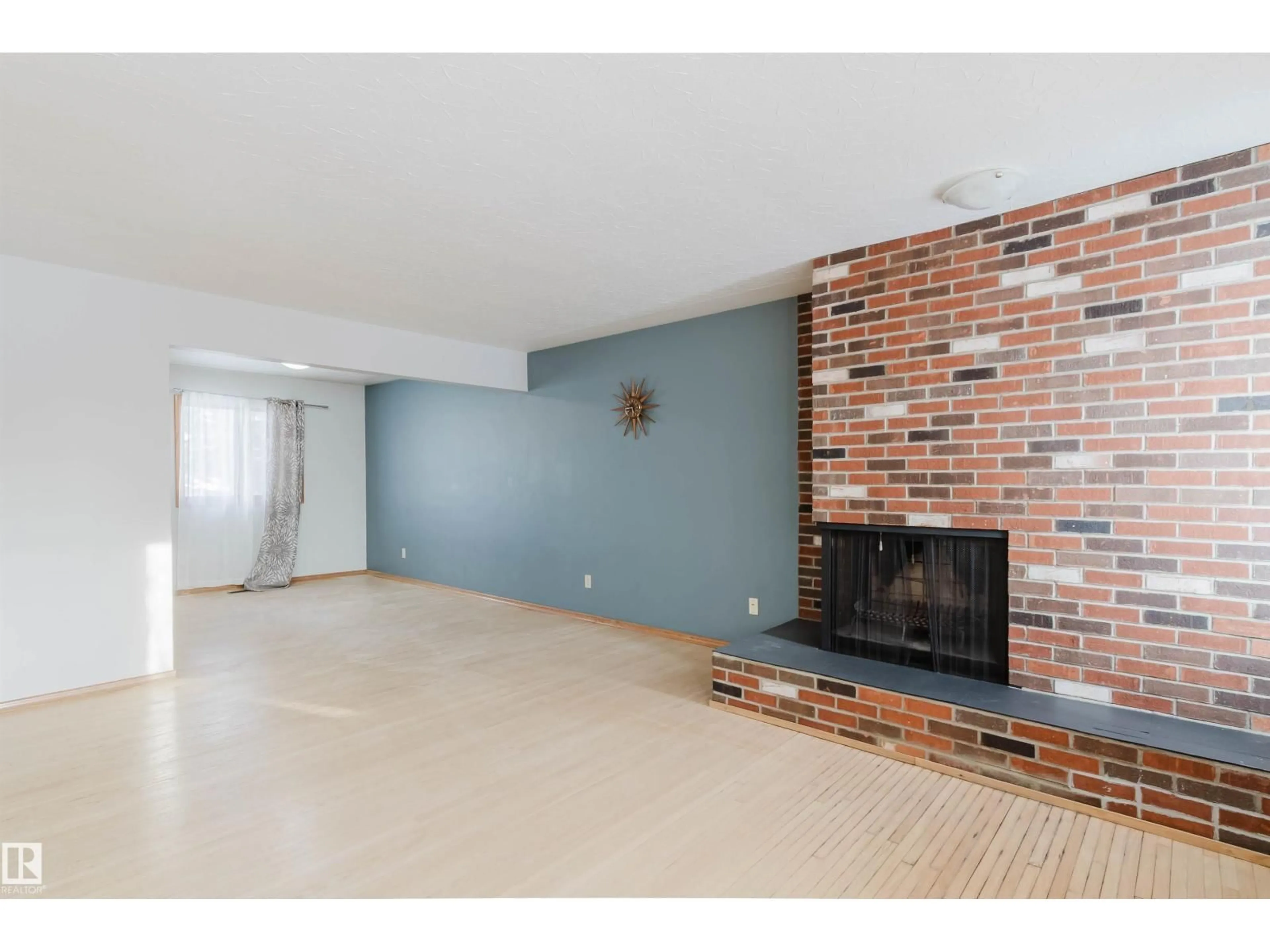 Unknown for NW - 16026 94A AV, Edmonton Alberta T5R5M1