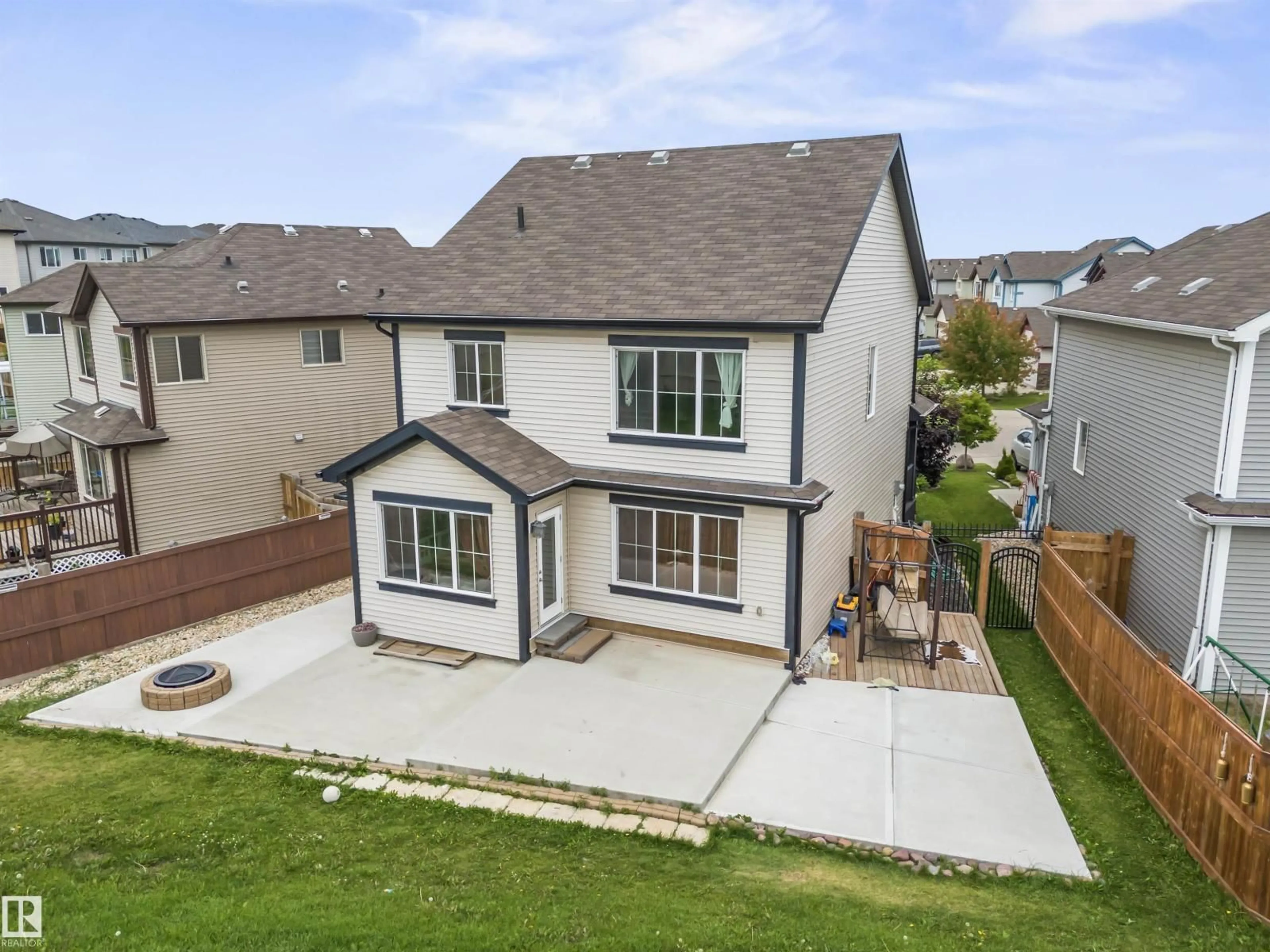 A pic from outside/outdoor area/front of a property/back of a property/a pic from drone, street for SW - 1971 51 ST, Edmonton Alberta T6X1Y4