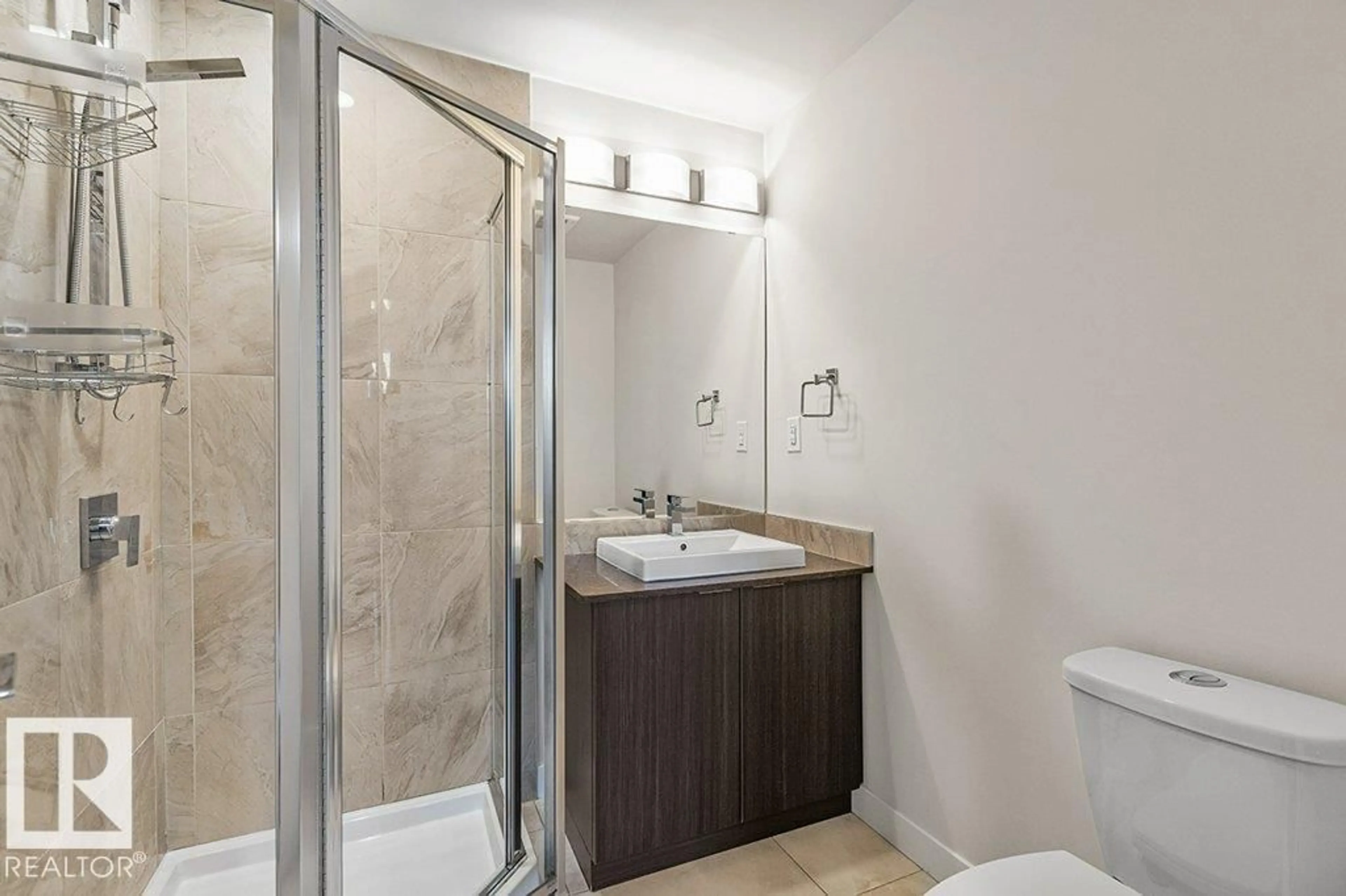 Standard bathroom, ceramic/tile floor for 305 - 9907 91 AV, Edmonton Alberta T6E2T7