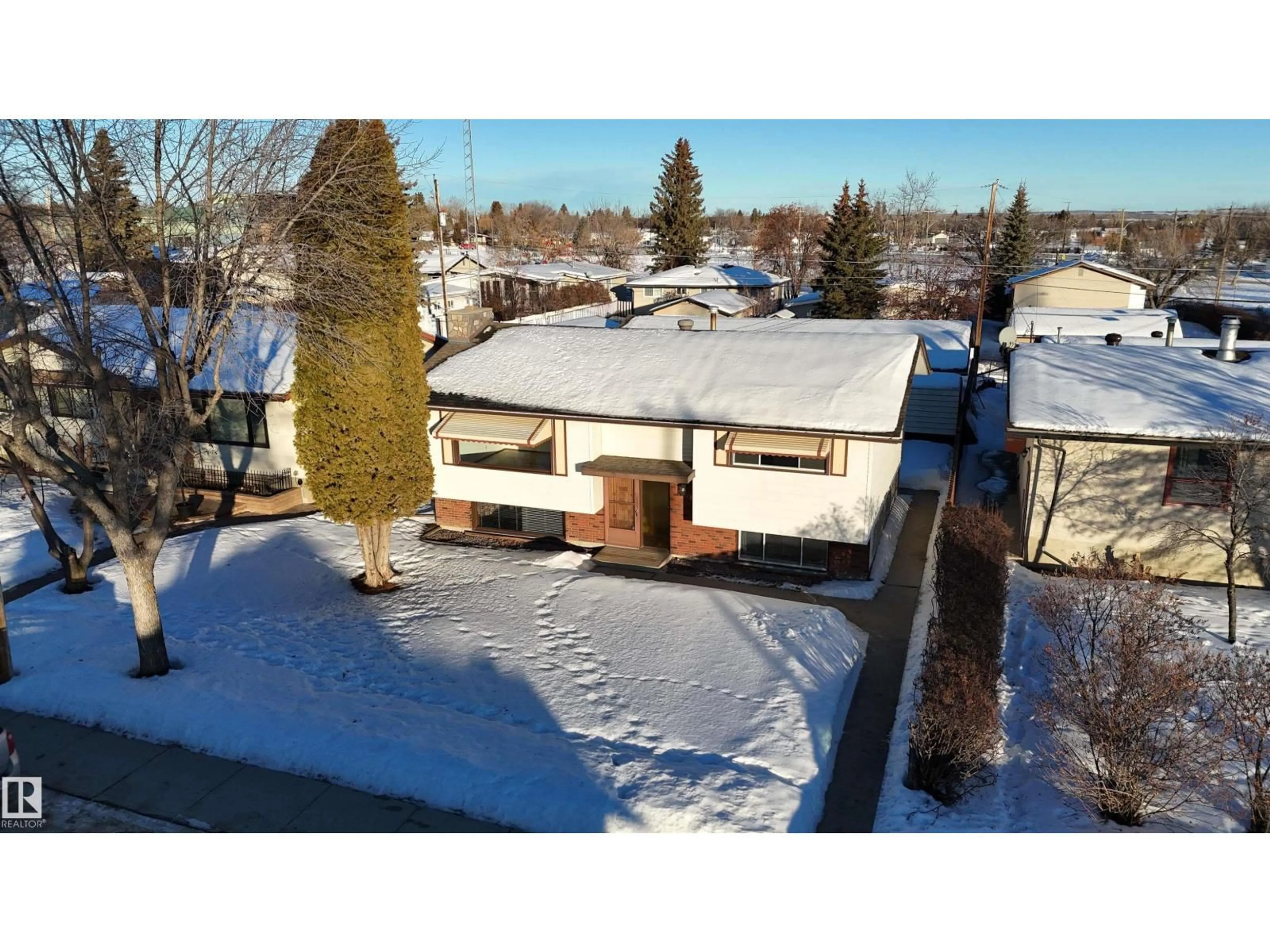 A pic from outside/outdoor area/front of a property/back of a property/a pic from drone, street for 4508 44 AV, Drayton Valley Alberta T7A1G7