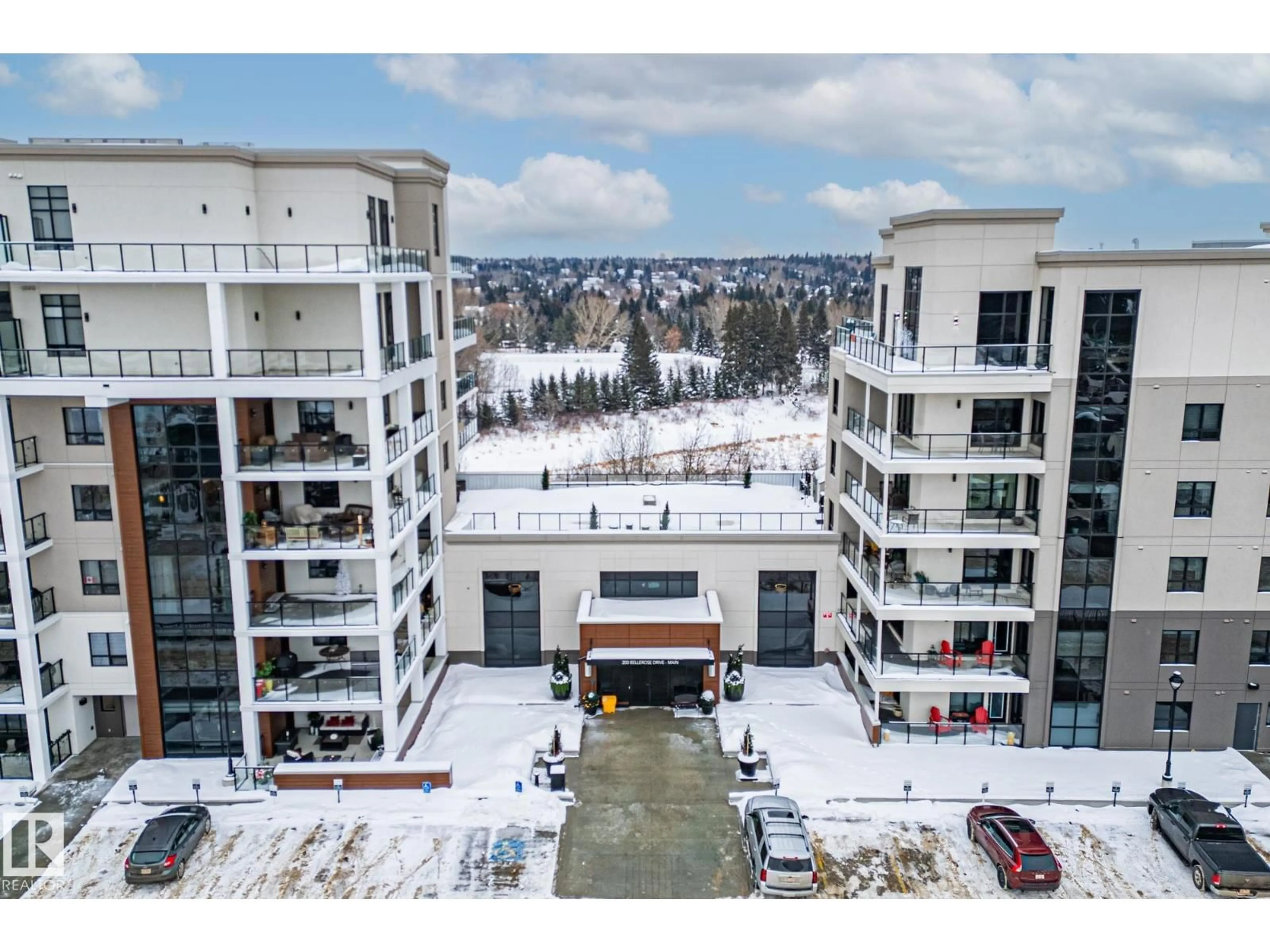 A pic from outside/outdoor area/front of a property/back of a property/a pic from drone, unknown for 200 - 539 BELLEROSE DR, St. Albert Alberta T8N7P7