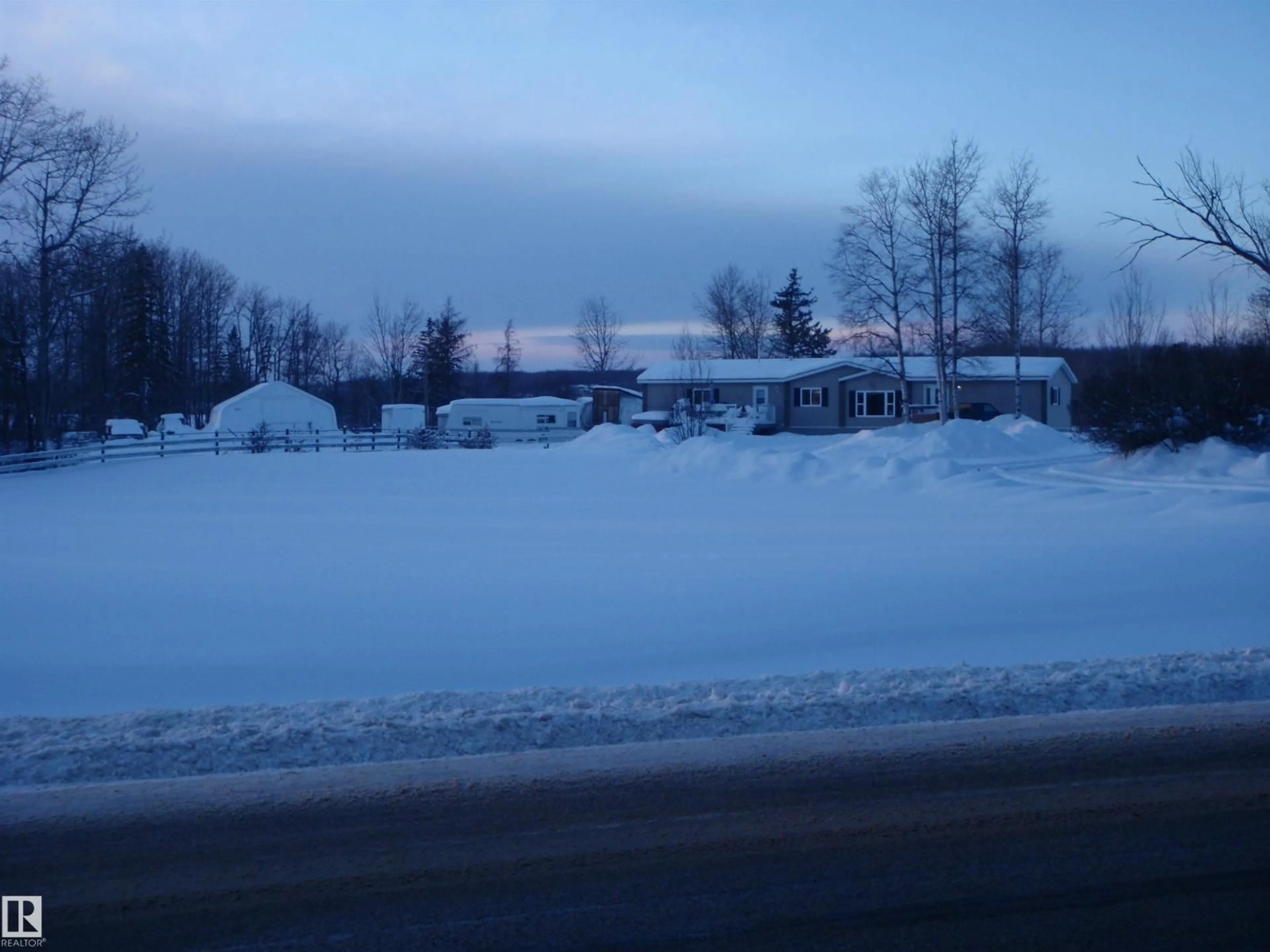Blurry image for 57516 HWY 764, Rural Barrhead County Alberta T7N1N3