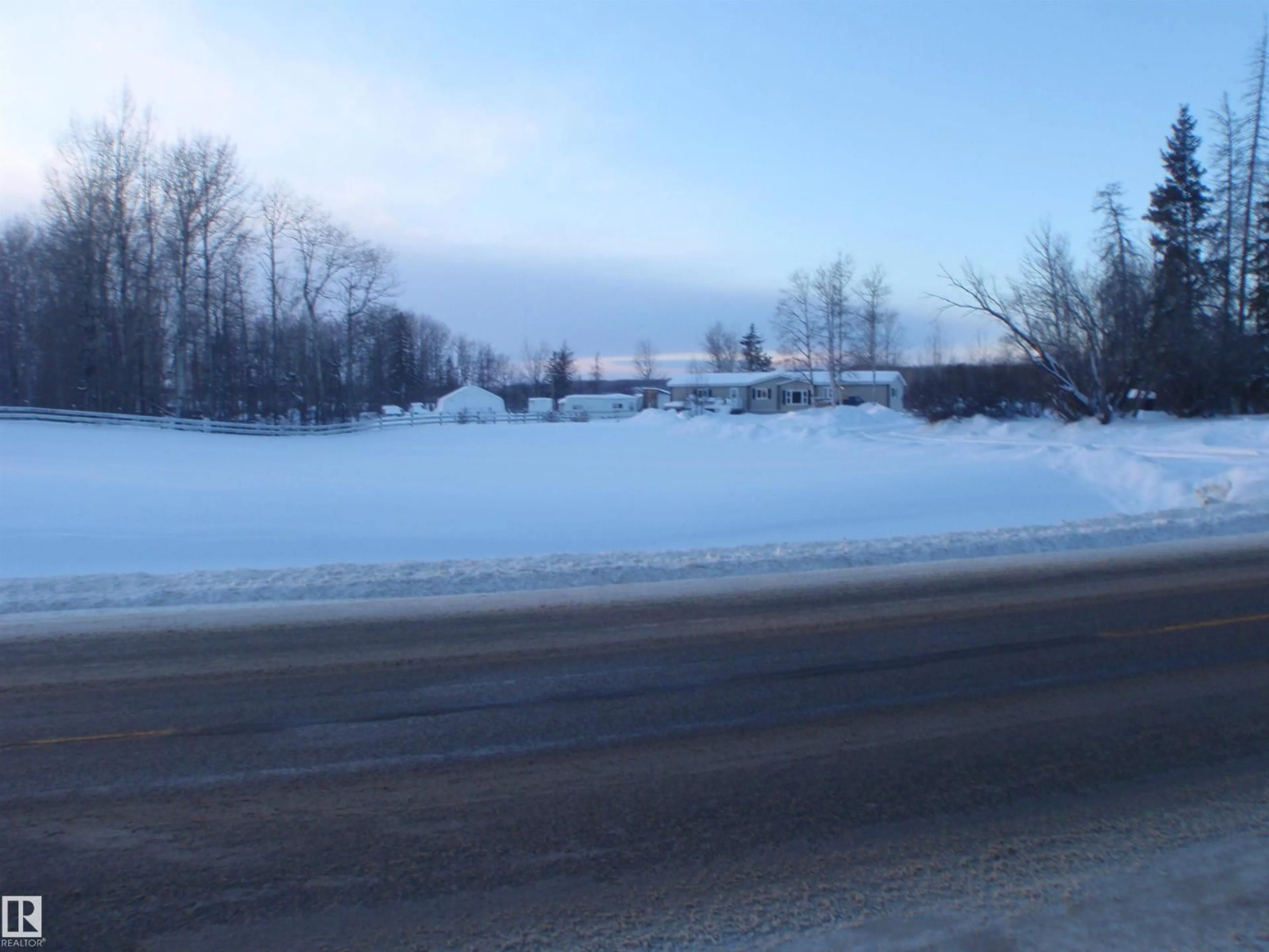 Blurry image for 57516 HWY 764, Rural Barrhead County Alberta T7N1N3