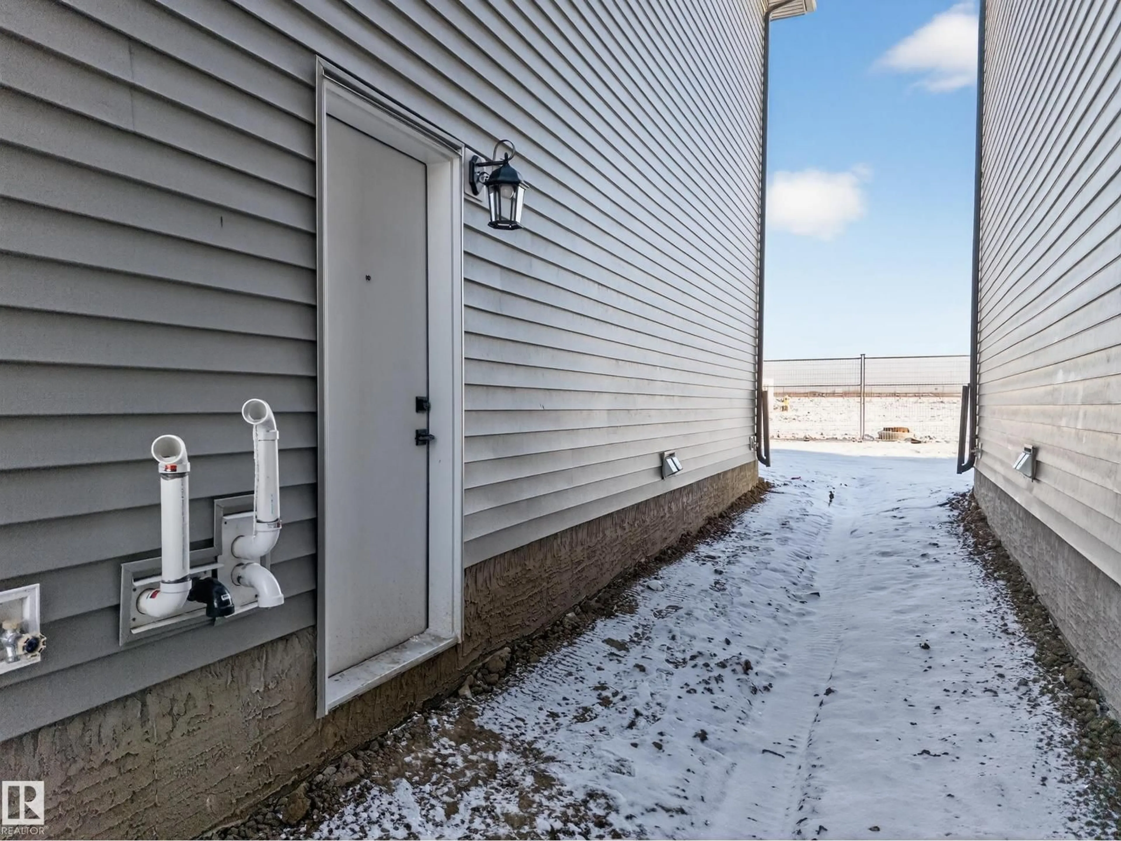 Unknown for 3909 36 STREET, Beaumont Alberta T4X2Y3