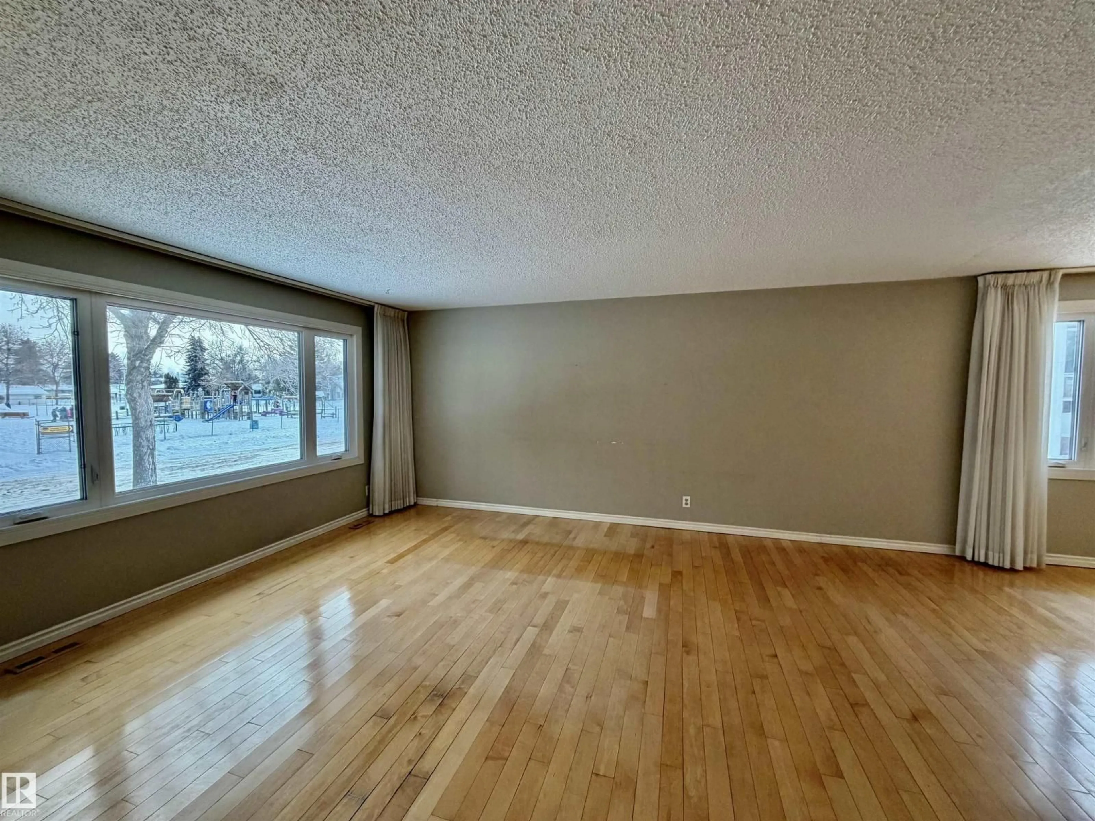 A pic of a room for NW - 11914 40 ST, Edmonton Alberta T5W2K9