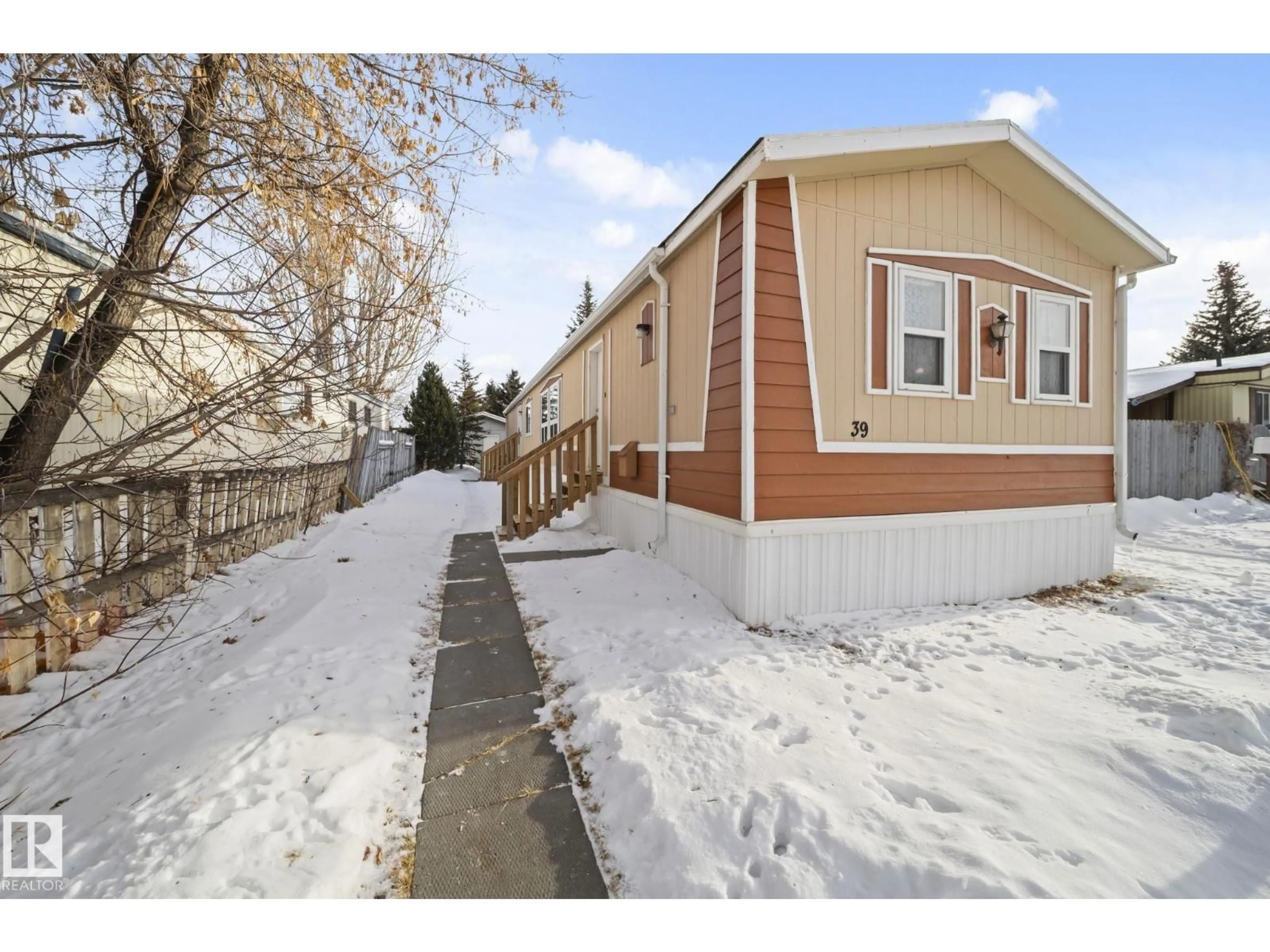 Unknown for 39 NORBY CR, Red Deer Alberta T4P2C5