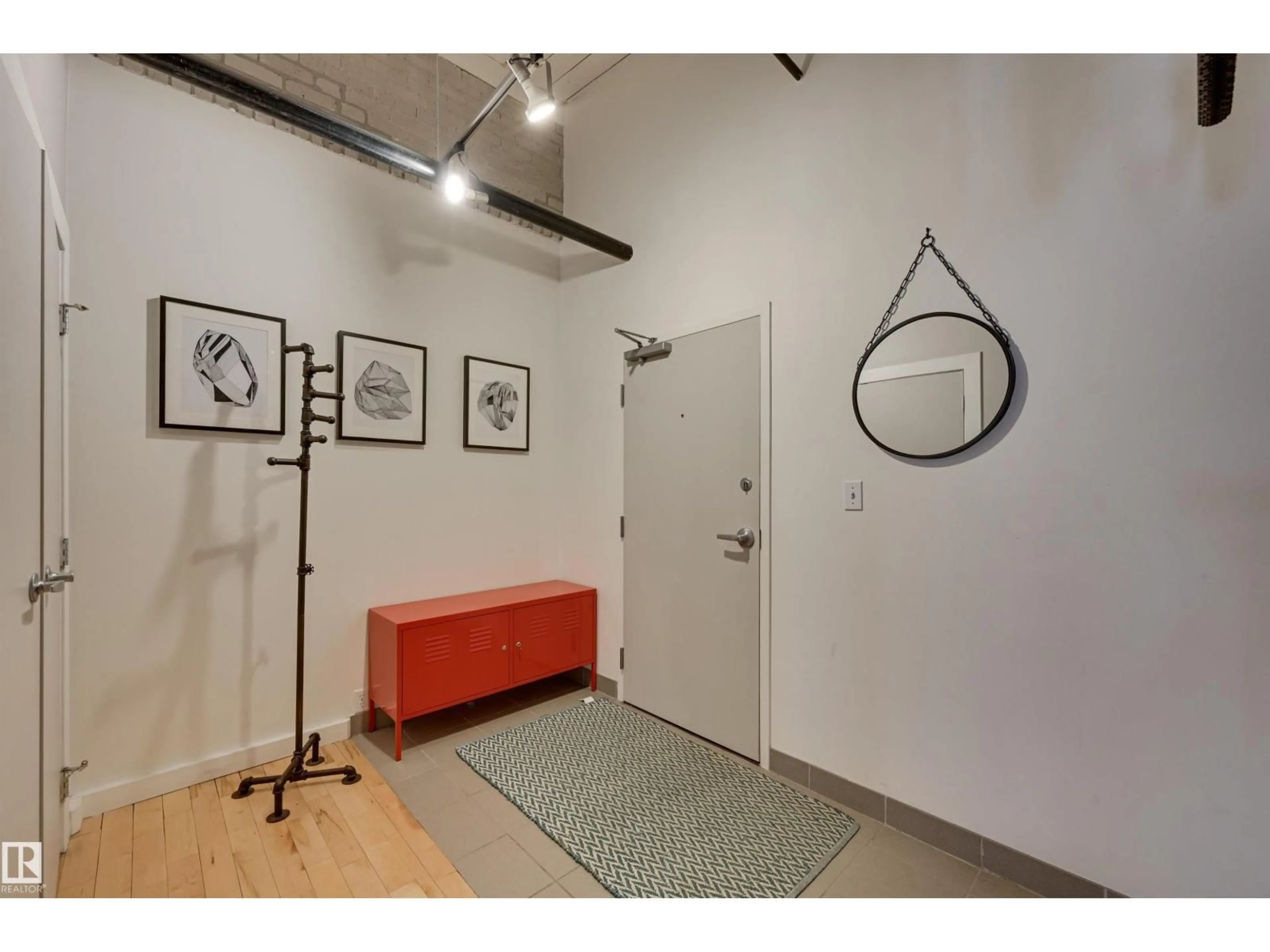 Indoor entryway for #504 - 10169 104 ST NW, Edmonton Alberta T5J1A5