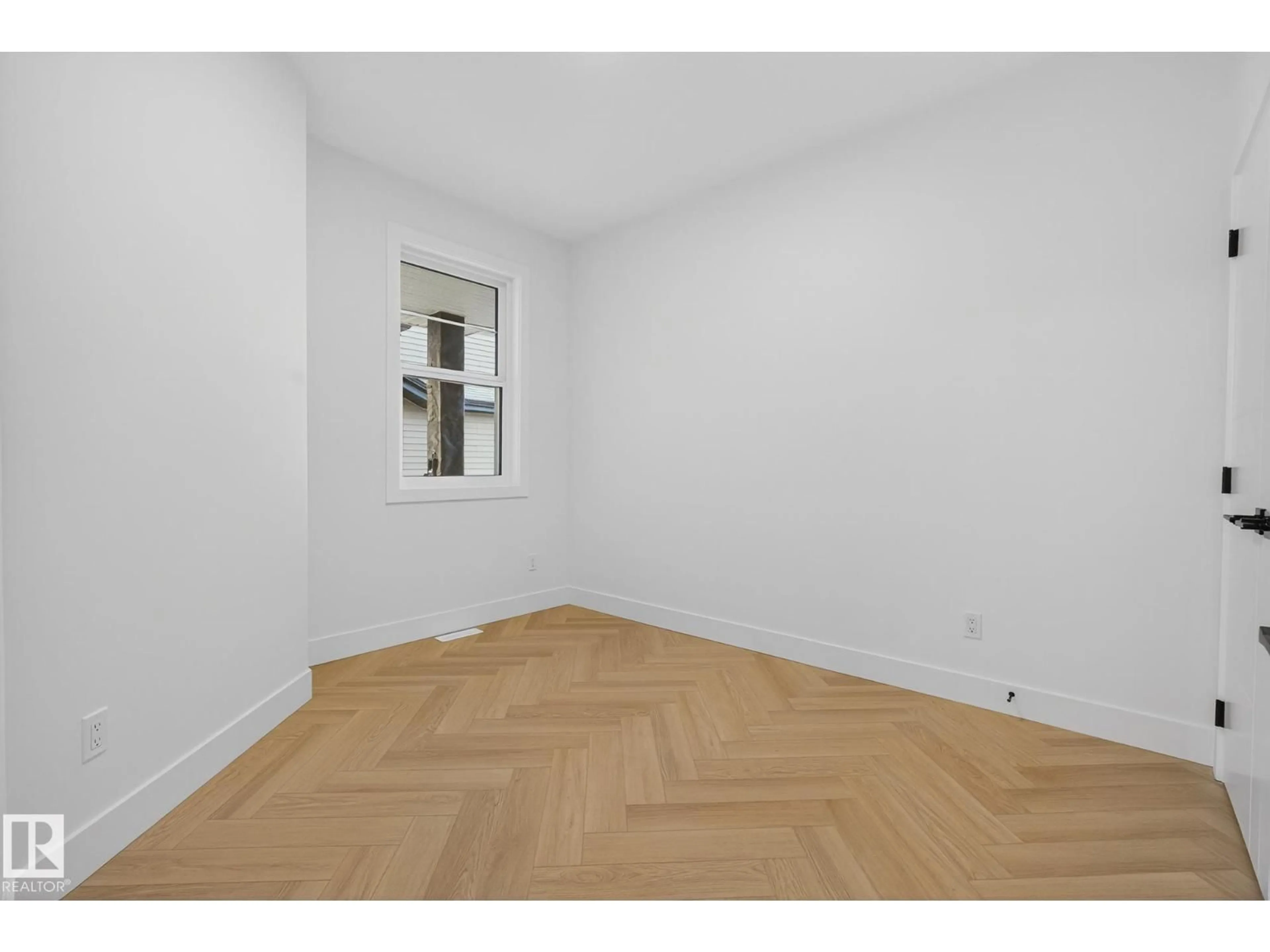 A pic of a room for 3315 CHICKADEE DR, Edmonton Alberta T5S0V6