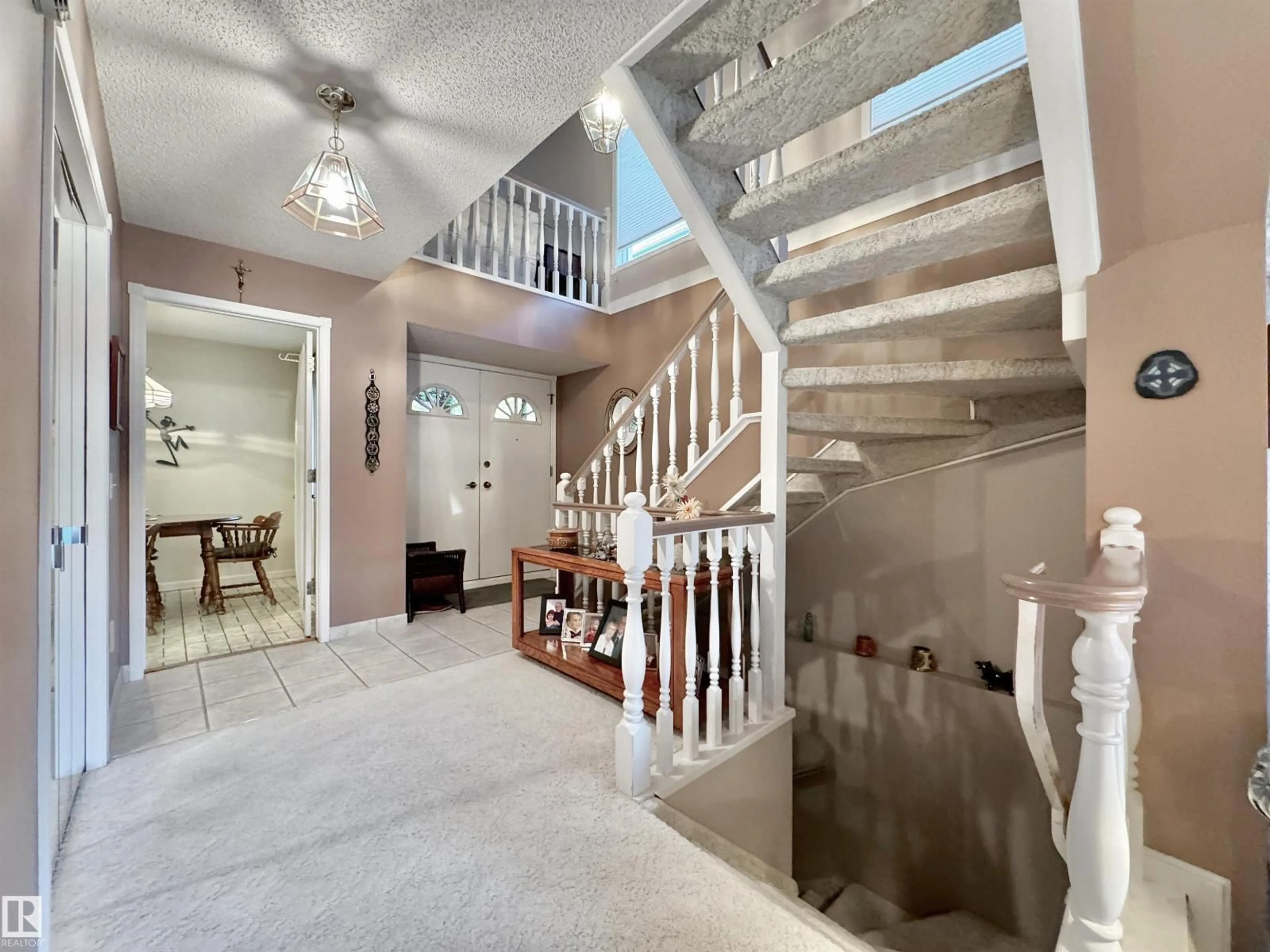 Unknown for NW - 1057 109 ST, Edmonton Alberta T6J5G2