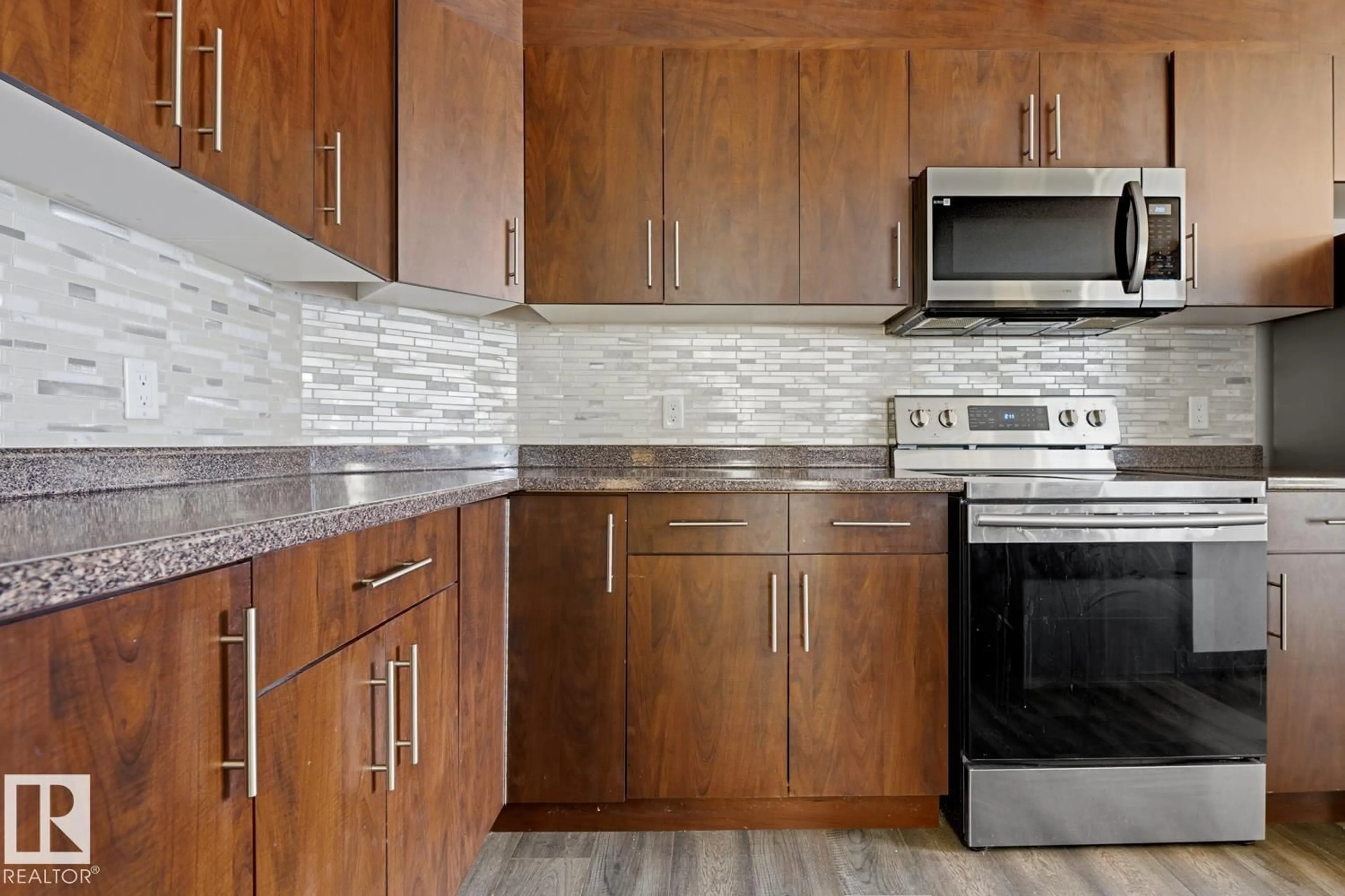 Standard kitchen, unknown for 843 - 59 YOUVILLE DR W NW, Edmonton Alberta T6L6X8