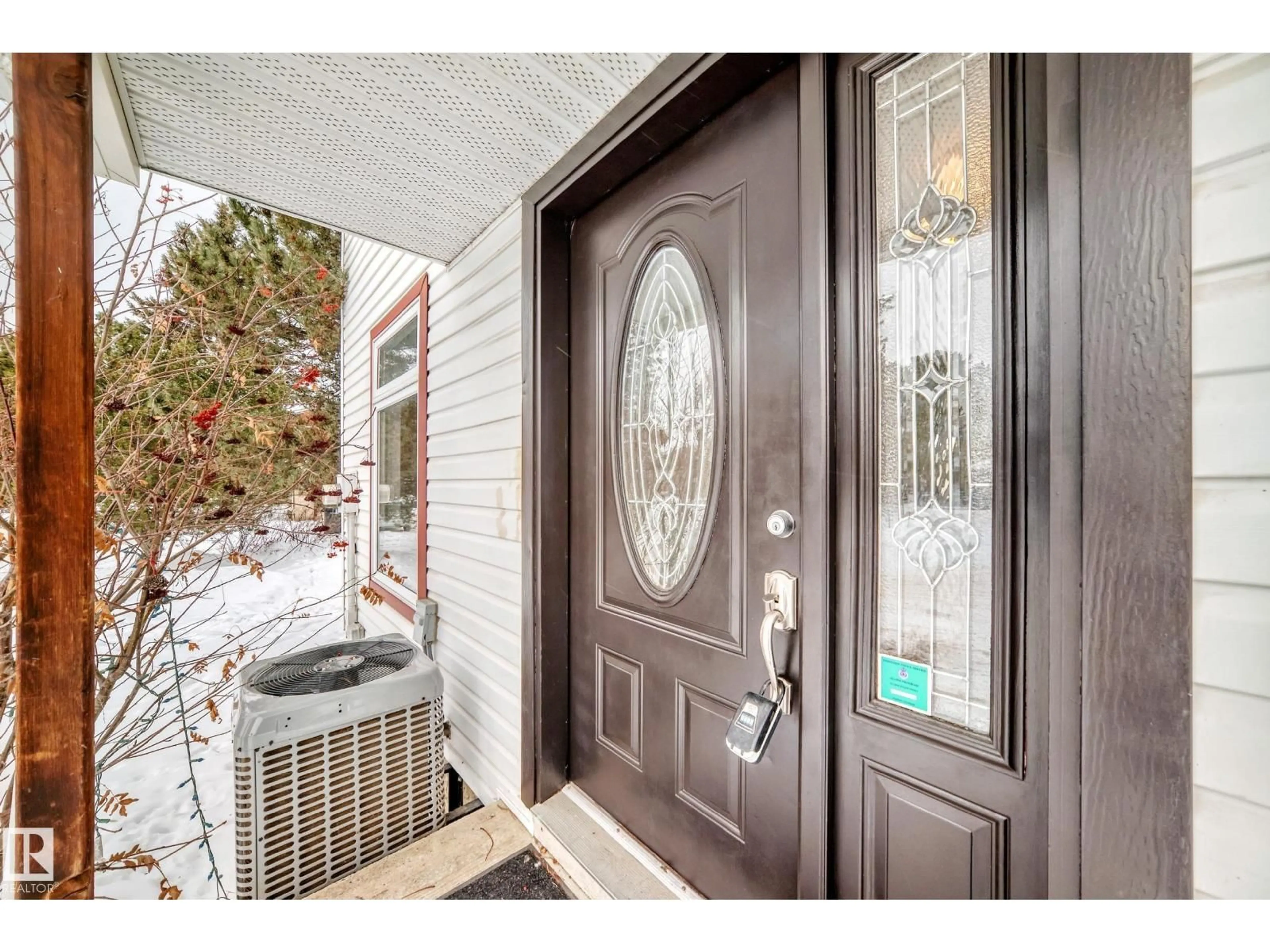 Indoor entryway for NW - 3867 85 ST, Edmonton Alberta T6K2L5
