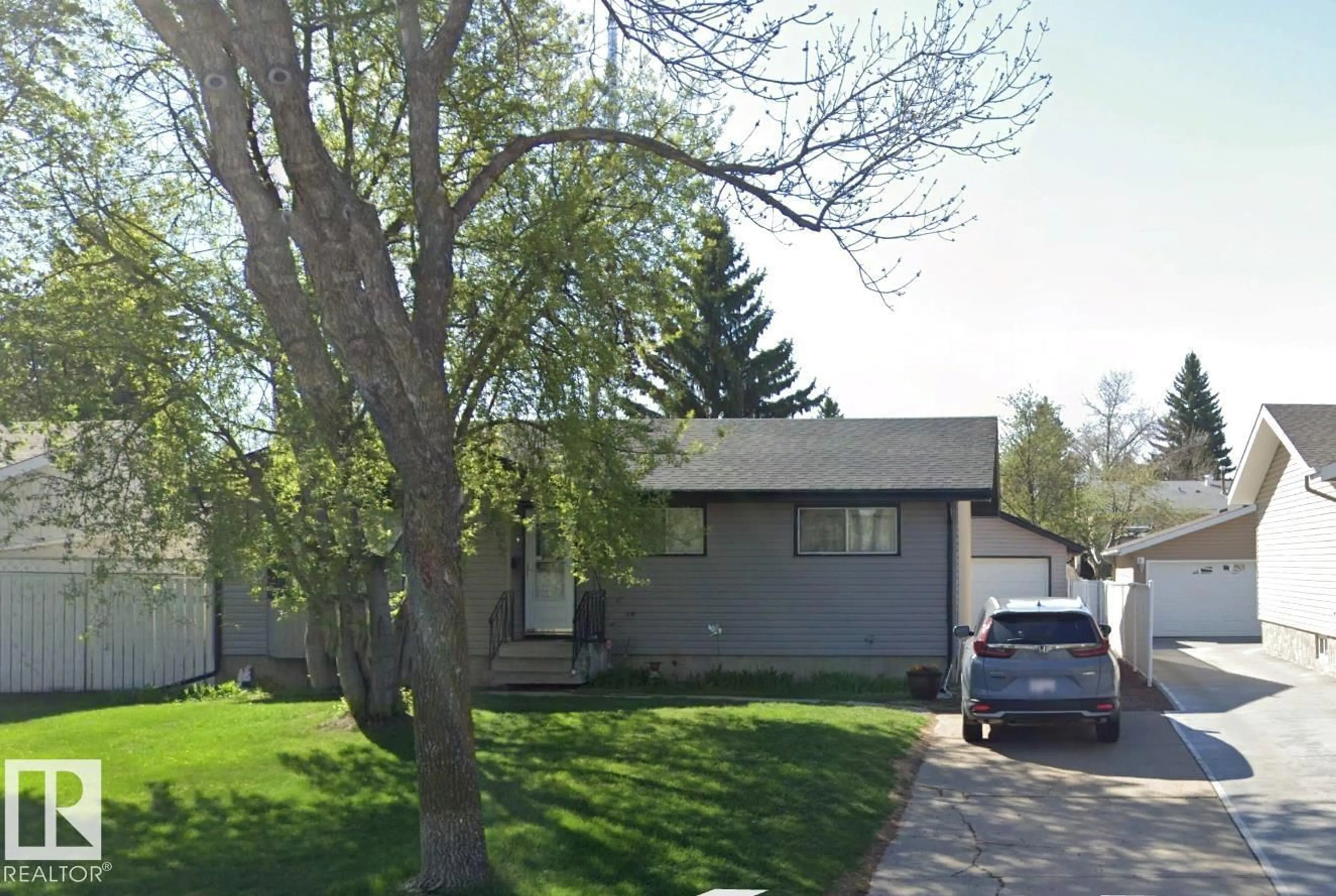 Home with vinyl exterior material, street for 530 ALDER AV, Sherwood Park Alberta T8A1T2