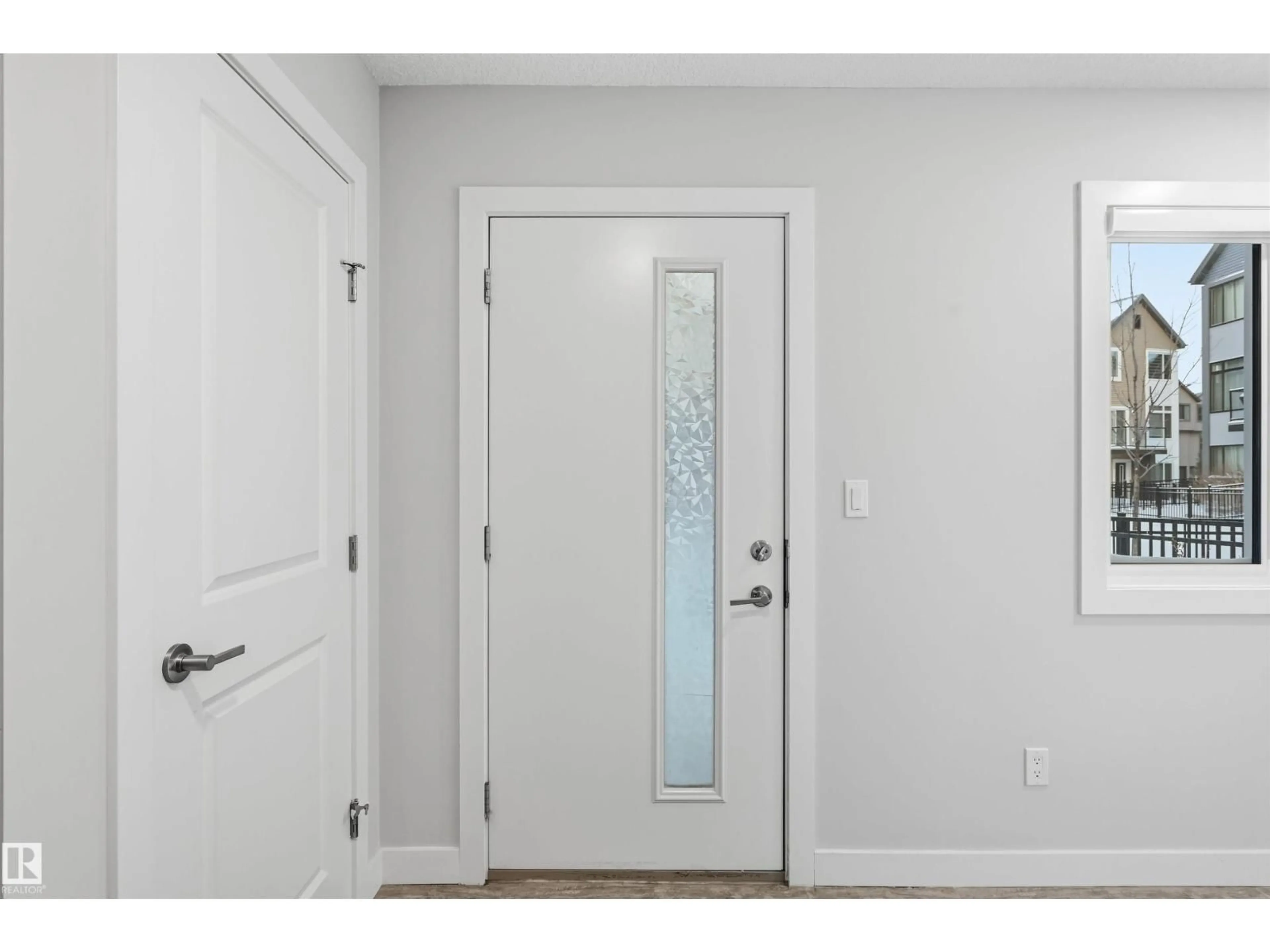 Indoor entryway for 80 1010 RABBIT HILL RD, Edmonton Alberta T6W4G7