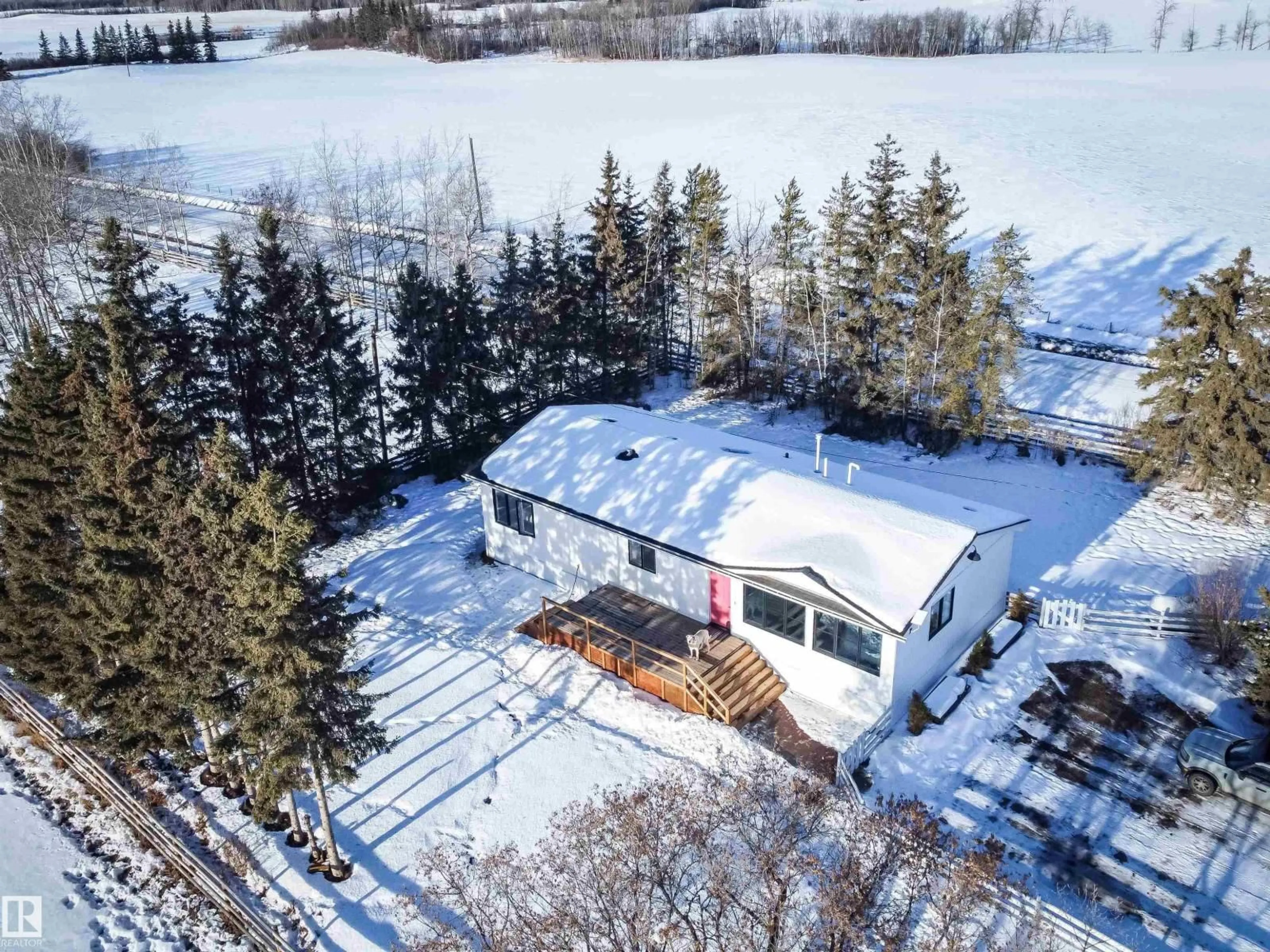 A pic from outside/outdoor area/front of a property/back of a property/a pic from drone, unknown for 3307 TWP ROAD 564, Rural Lac Ste. Anne County Alberta T0E1A0