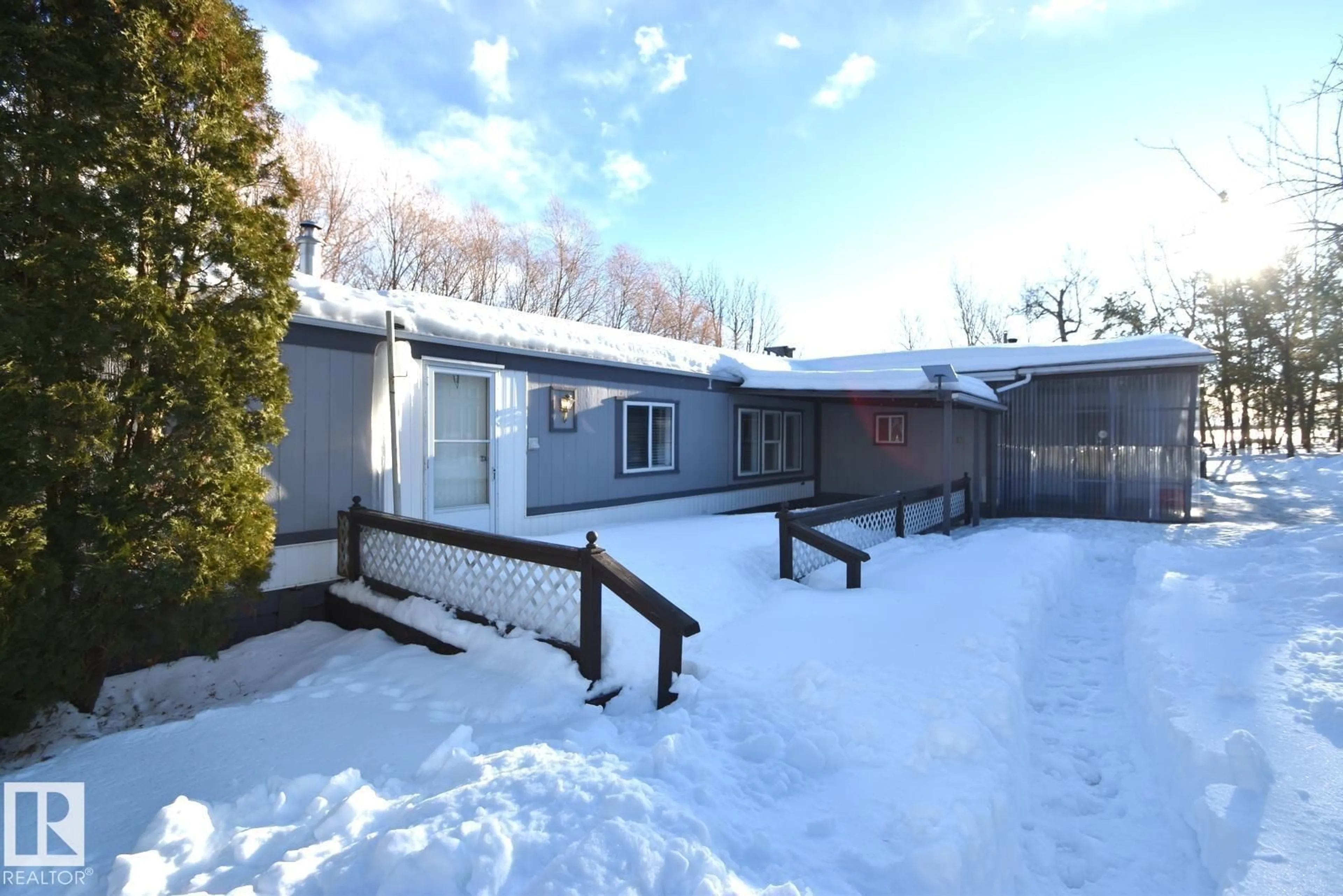 Patio, unknown for 644073 RANGE RD 212, Rural Athabasca County Alberta T9S1V7