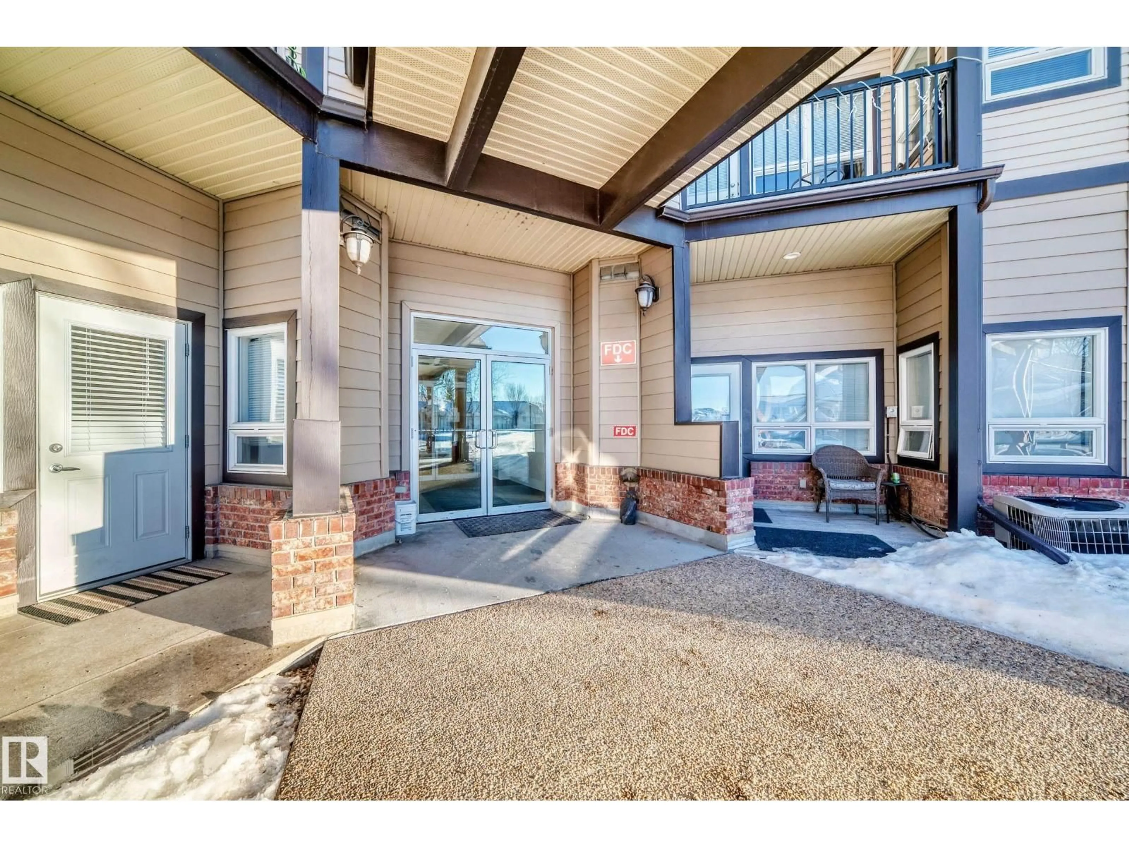 Indoor foyer for #407 - 8702 SOUTHFORT DR, Fort Saskatchewan Alberta T8L4R6