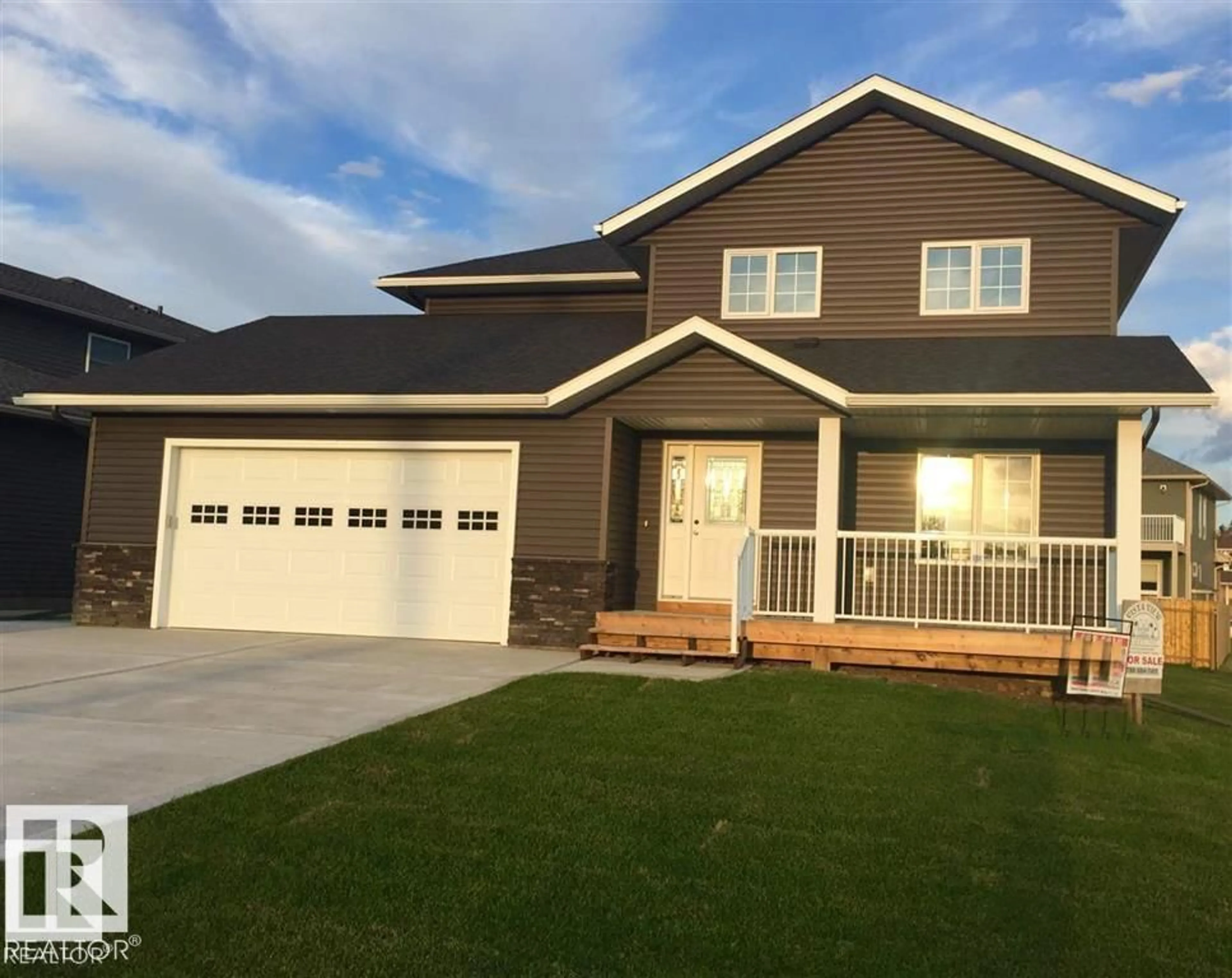 Home with vinyl exterior material, street for 501 LAKEWOOD CL, Cold Lake Alberta T9M0E9