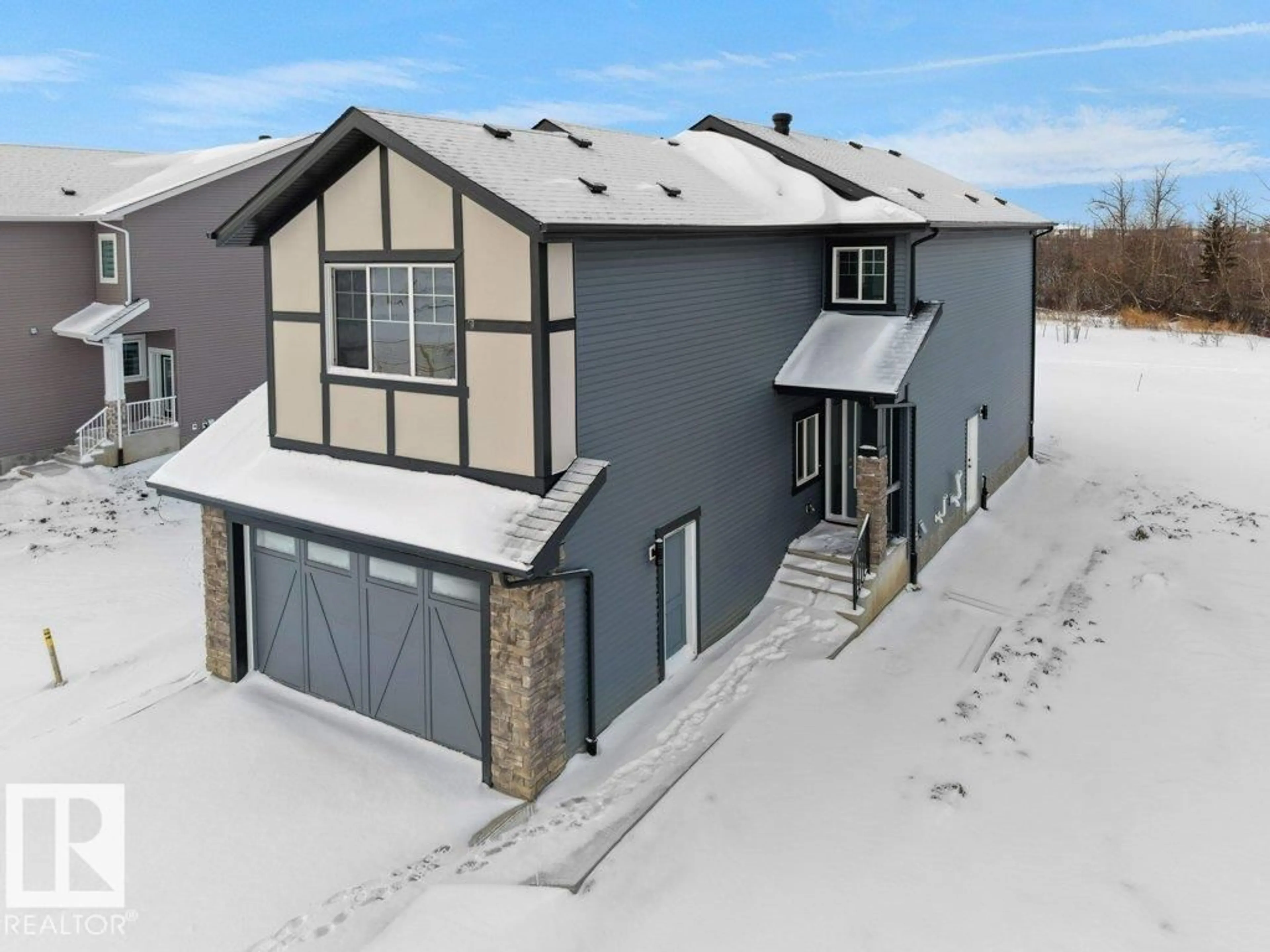 A pic from outside/outdoor area/front of a property/back of a property/a pic from drone, building for 3290 CHERNOWSKI WAY, Edmonton Alberta T6W5H2