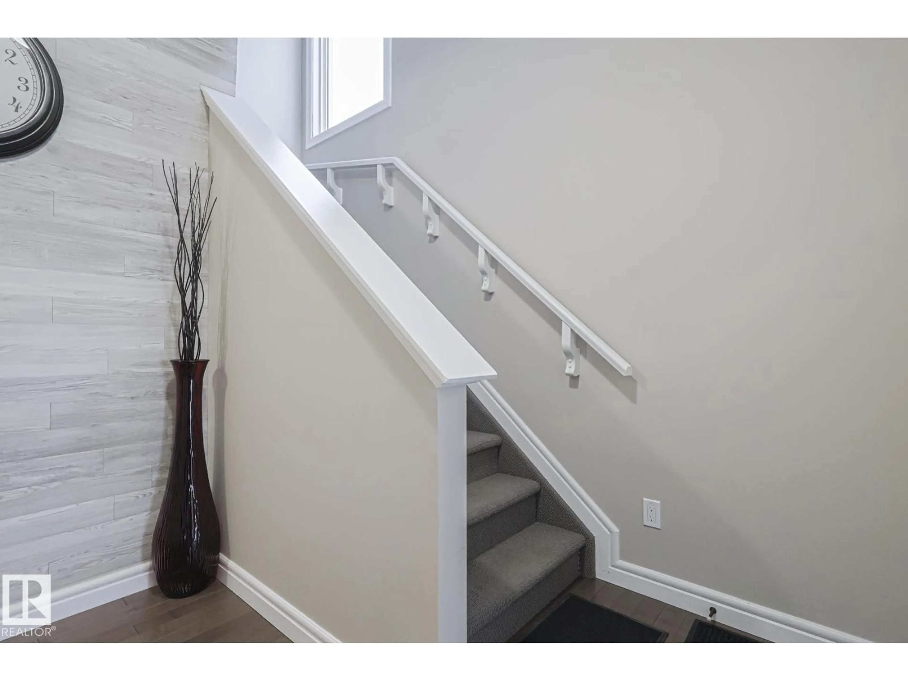 Stairs for 50 WOODBRIDGE LI, Fort Saskatchewan Alberta T8L0H8