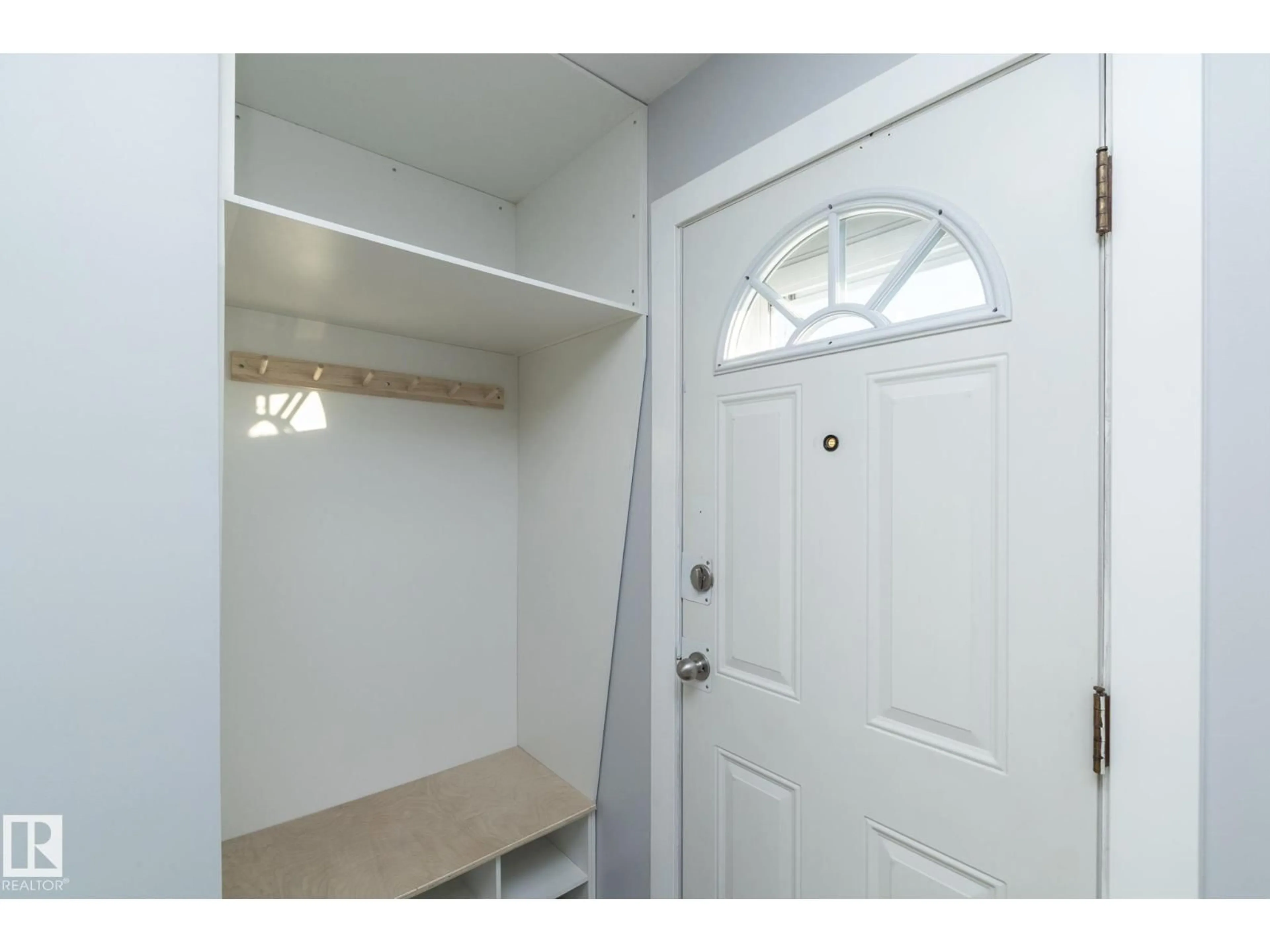 Indoor entryway for NW - 8008 159 ST, Edmonton Alberta T5R2E4